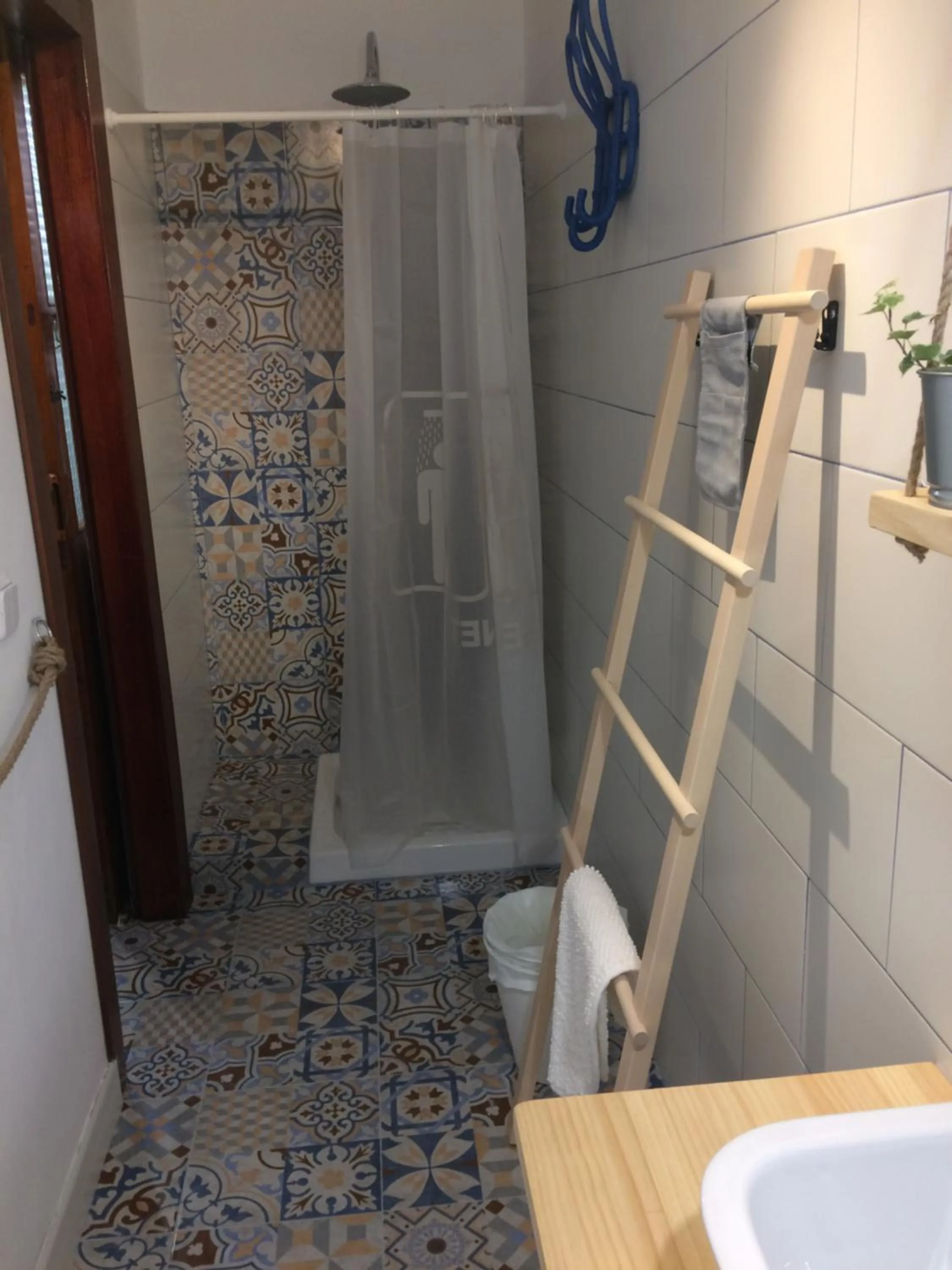 Shower in Guesthouse Ca'Artù