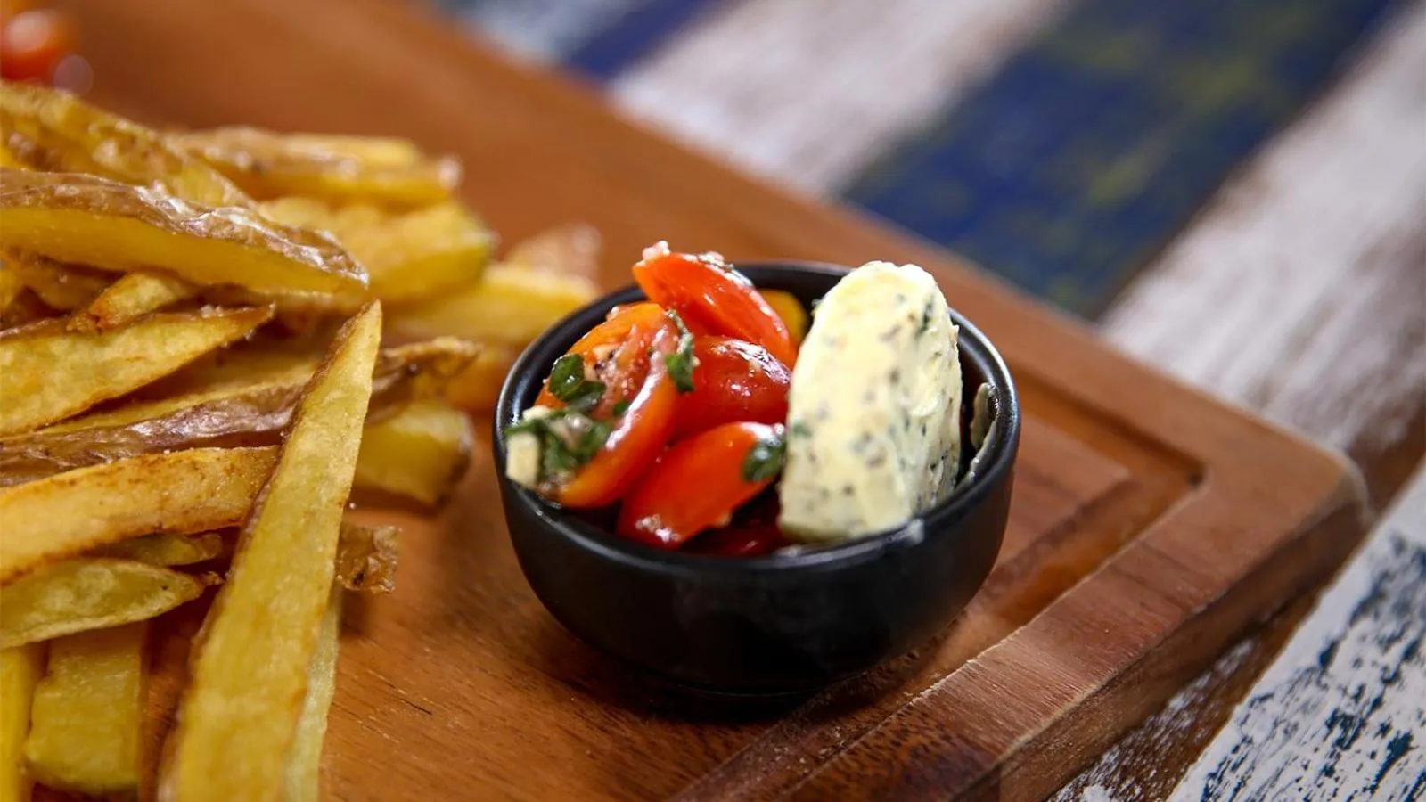 Restaurant/places to eat in Lime N Soda Beachfront Resort