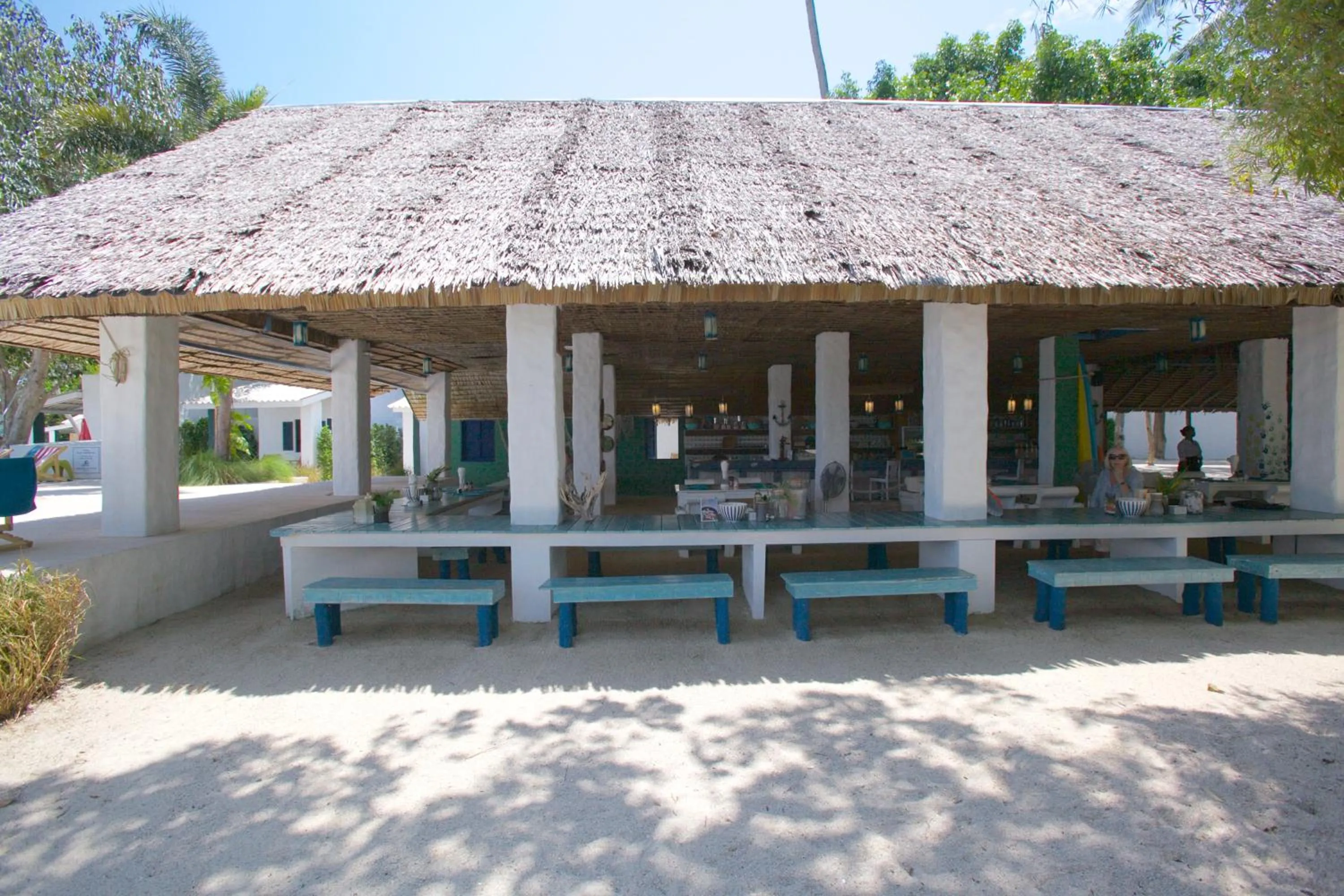 Restaurant/places to eat in Lime N Soda Beachfront Resort