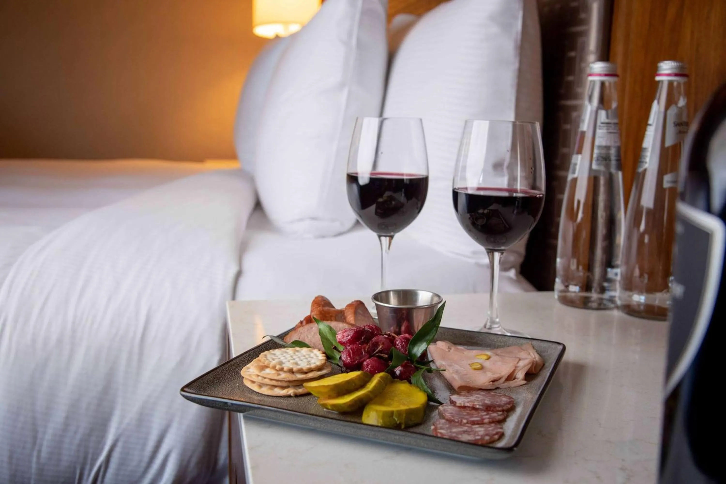 Lounge or bar in Hilton Chicago