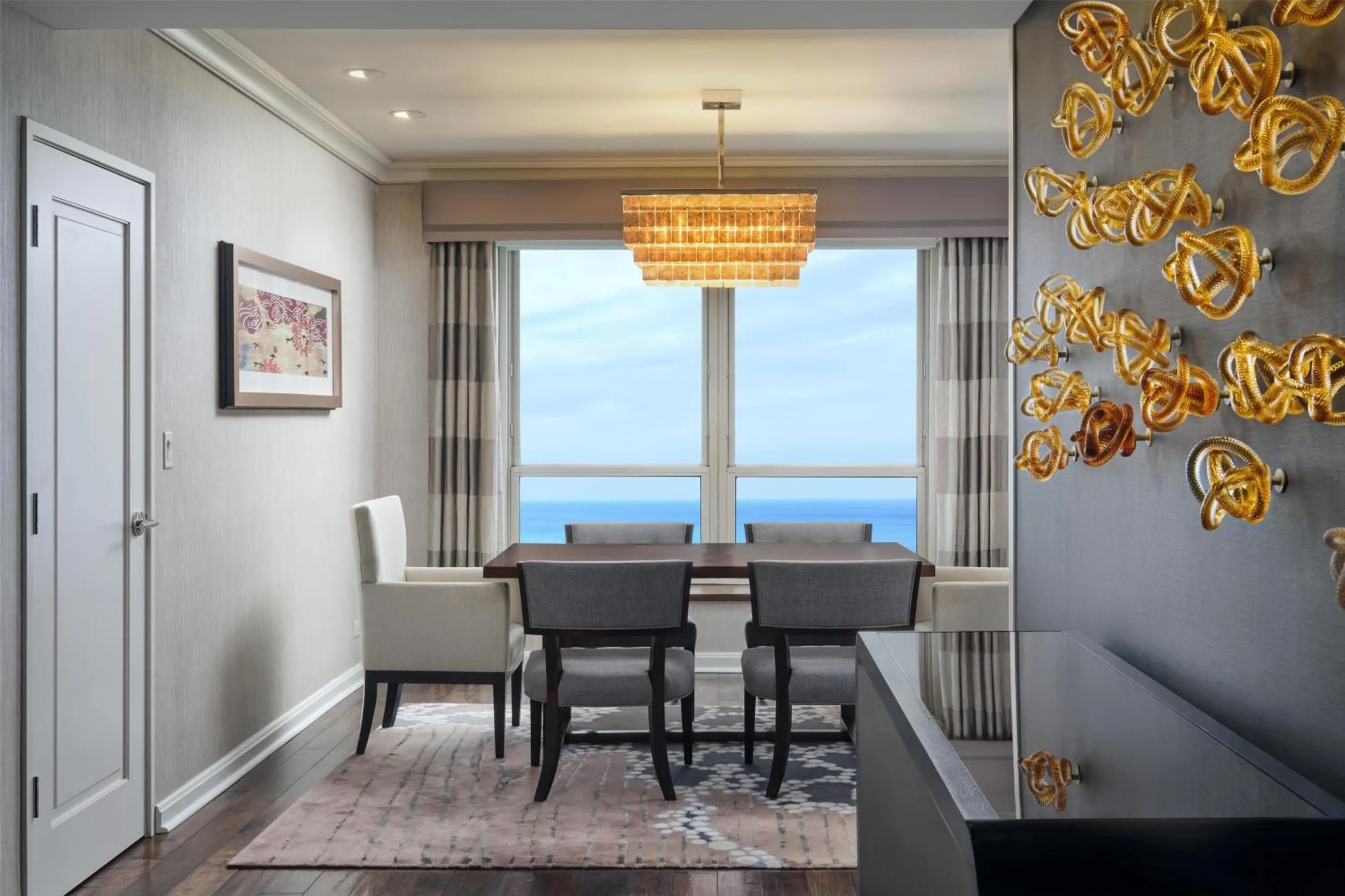 Photo of the whole room in Hilton Chicago