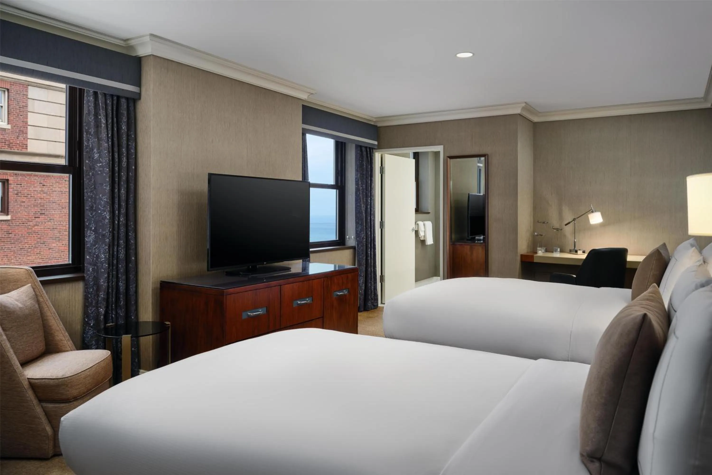 Bedroom, Bed in Hilton Chicago