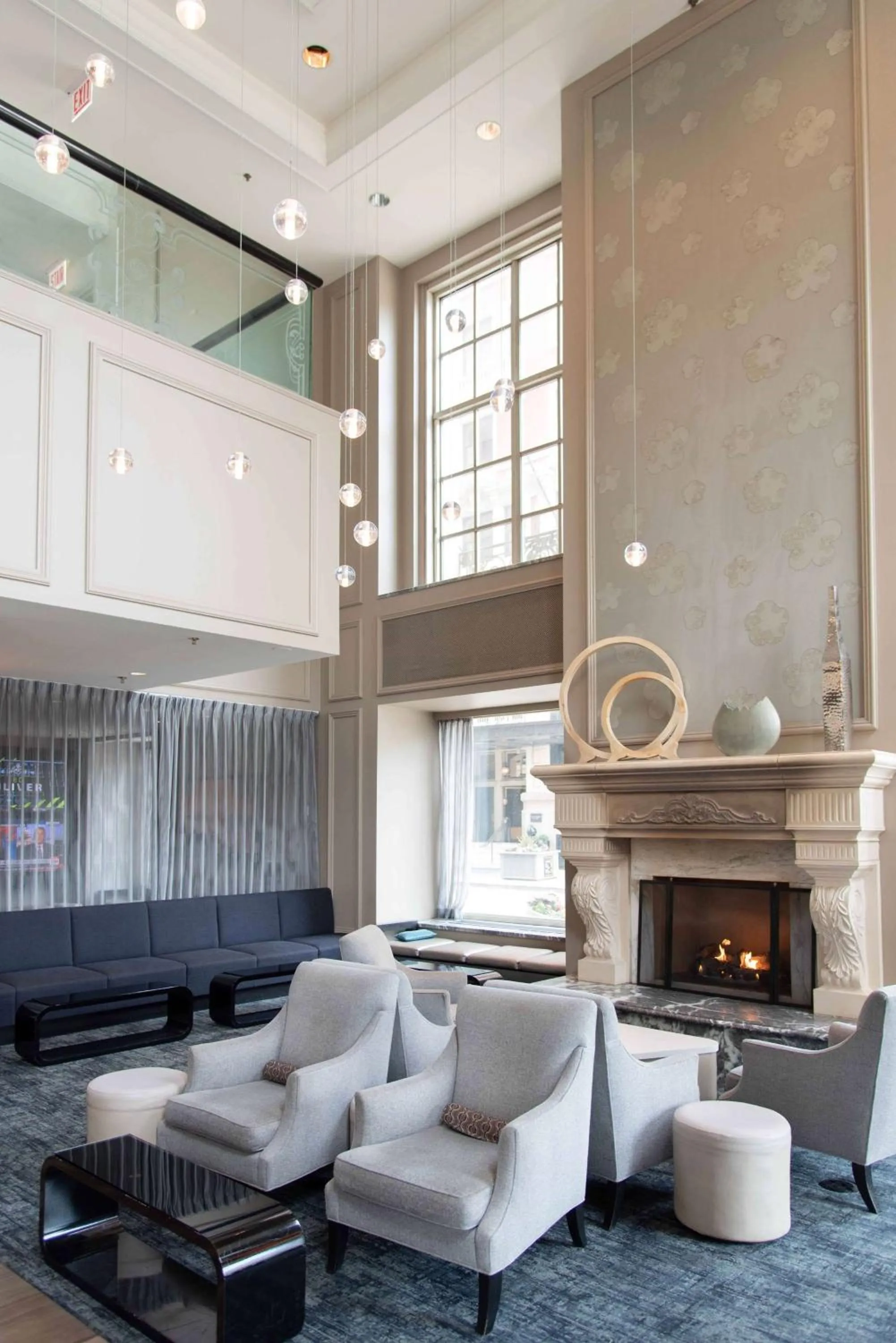 Lounge or bar in Hilton Chicago