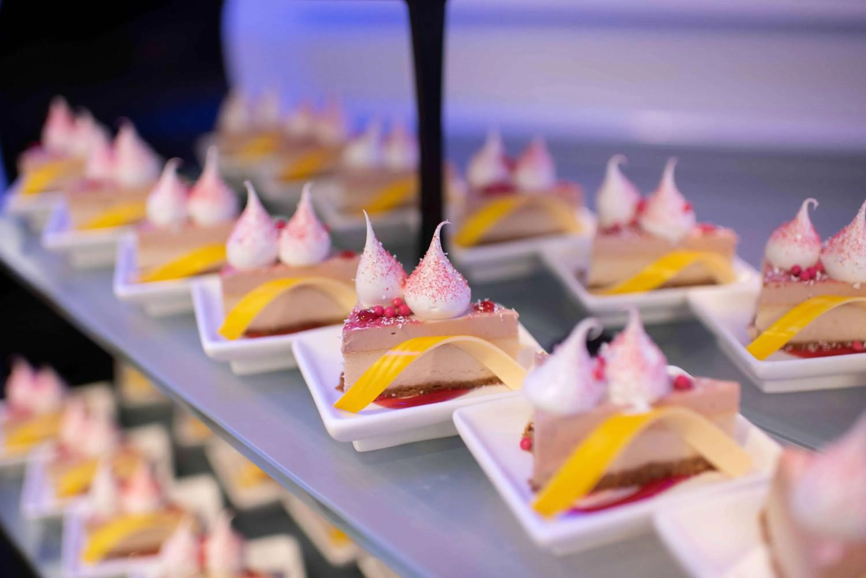Dining area in Hilton Chicago