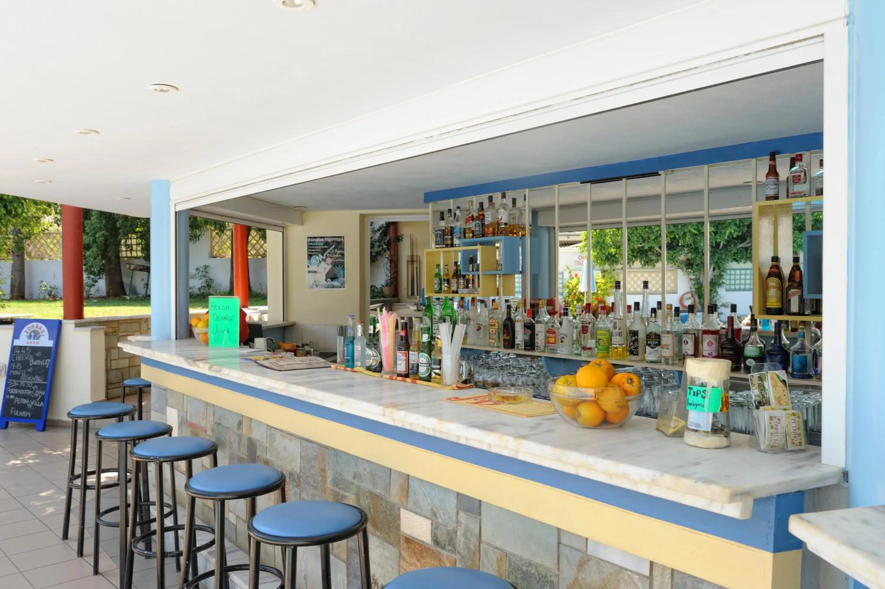 Lounge or bar in Melissa Apartments, Studios & Suites