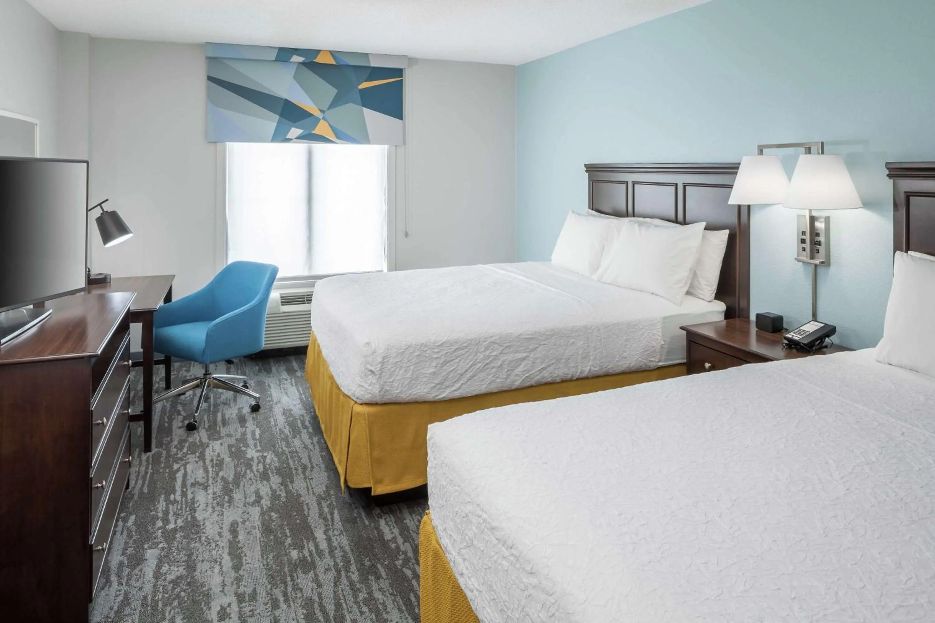 Bedroom, Bed in Hampton Inn & Suites Miami-Doral Dolphin Mall