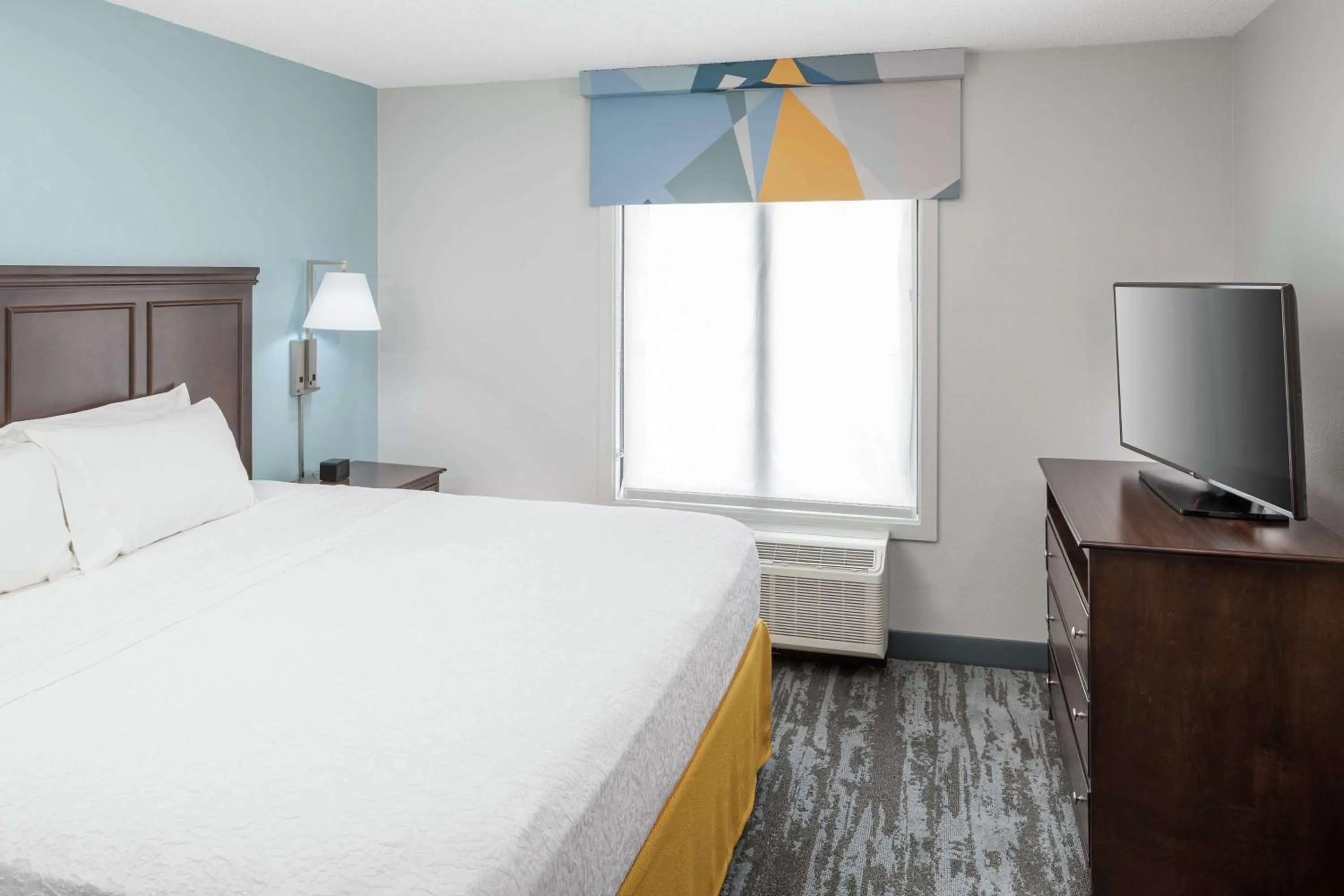 Bedroom, Bed in Hampton Inn & Suites Miami-Doral Dolphin Mall
