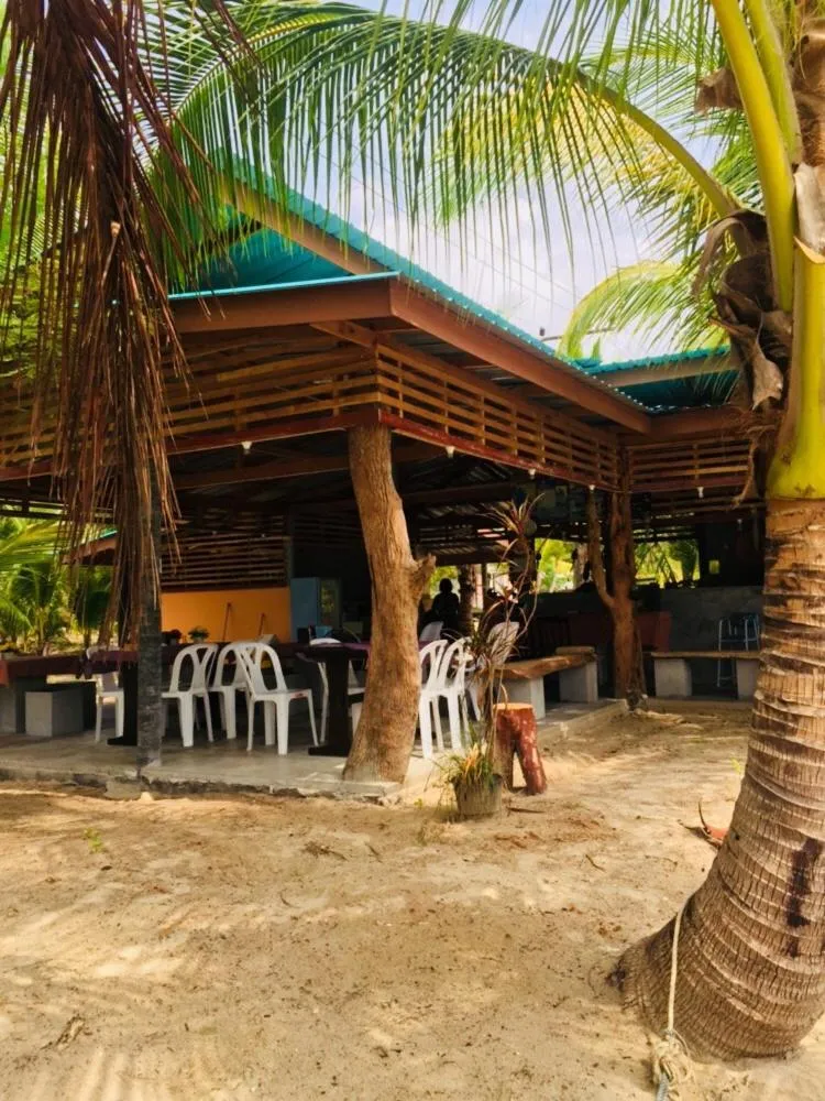 Restaurant/places to eat in Mook Tamarind Resort