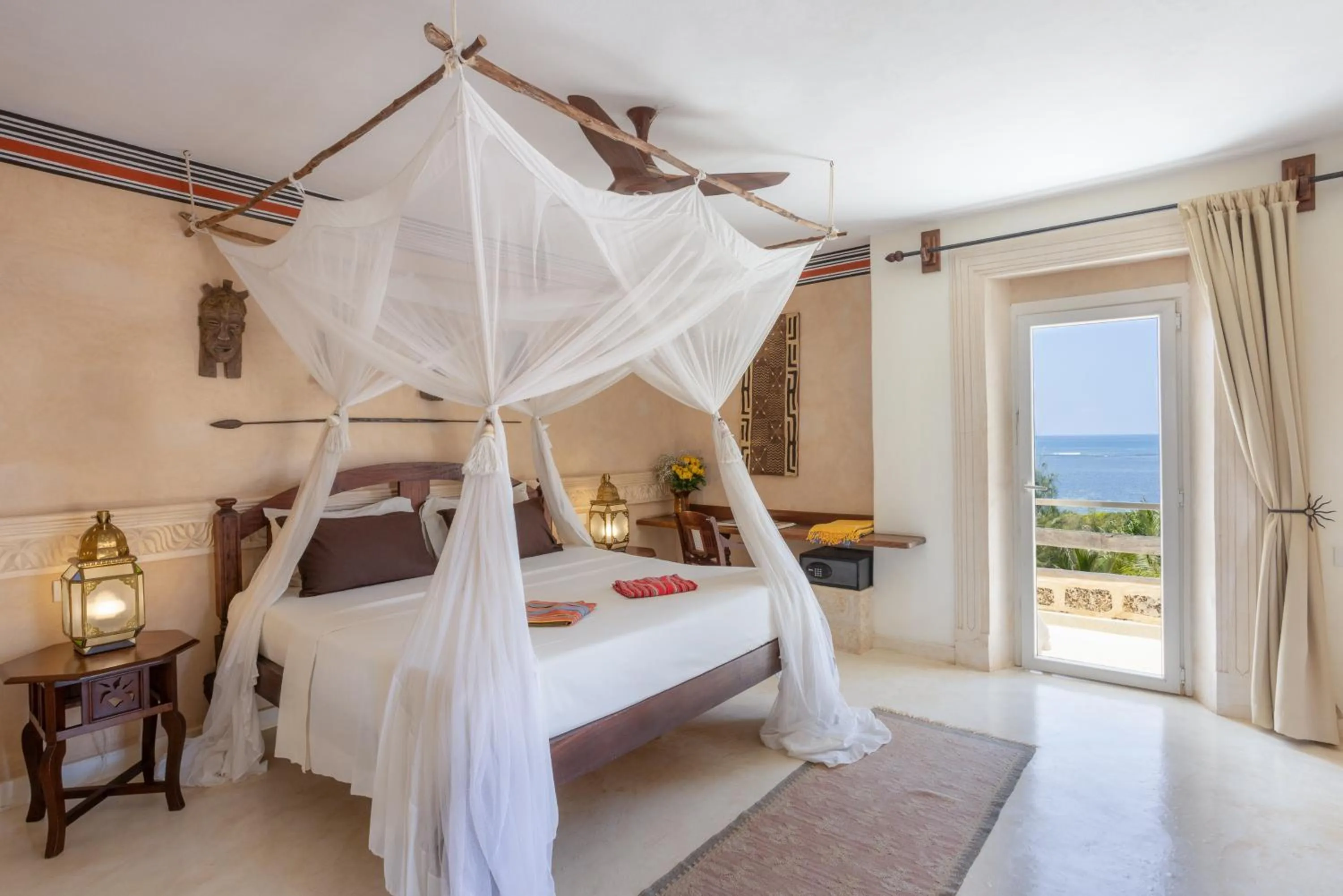Bedroom, Bed in The Charming Lonno Lodge Watamu