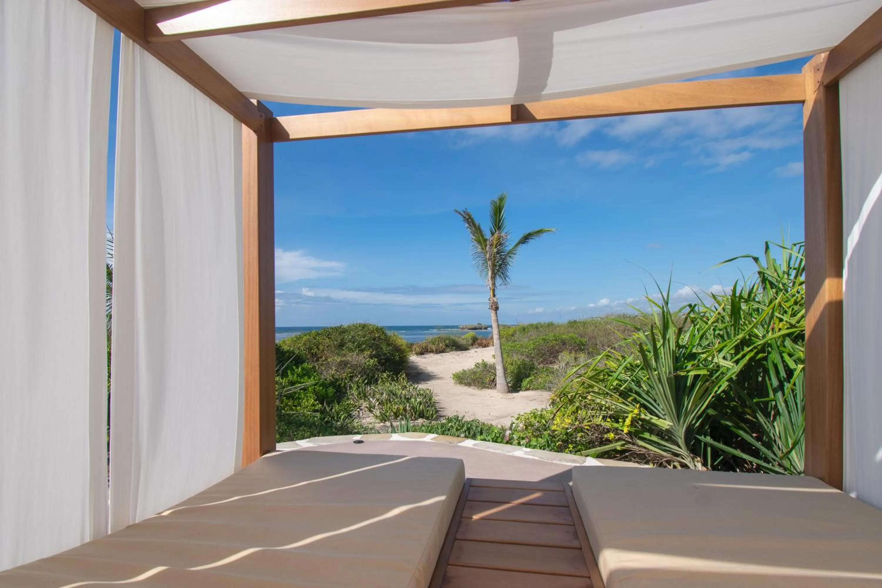 Day in The Charming Lonno Lodge Watamu