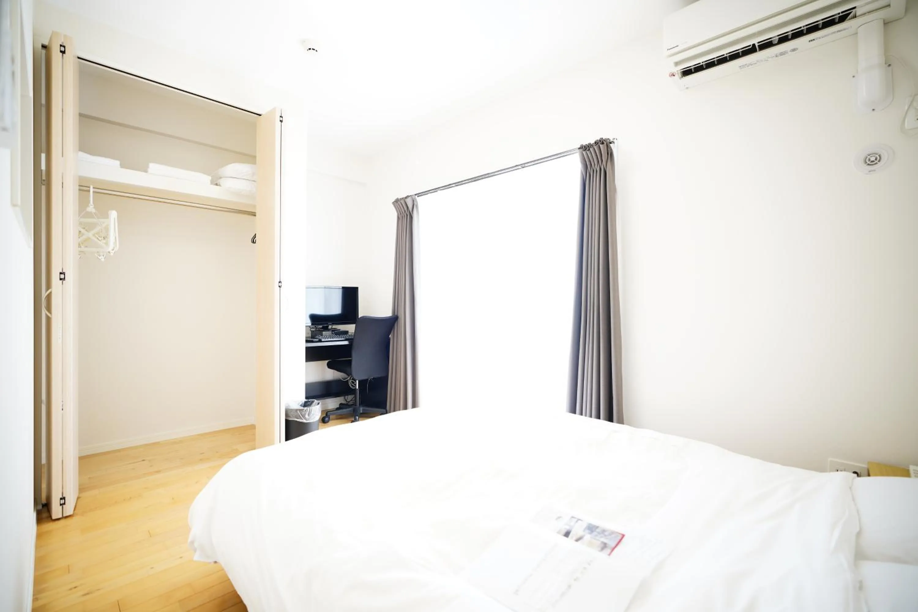 Bed in Condominium GOLF GOLF Tsuboya