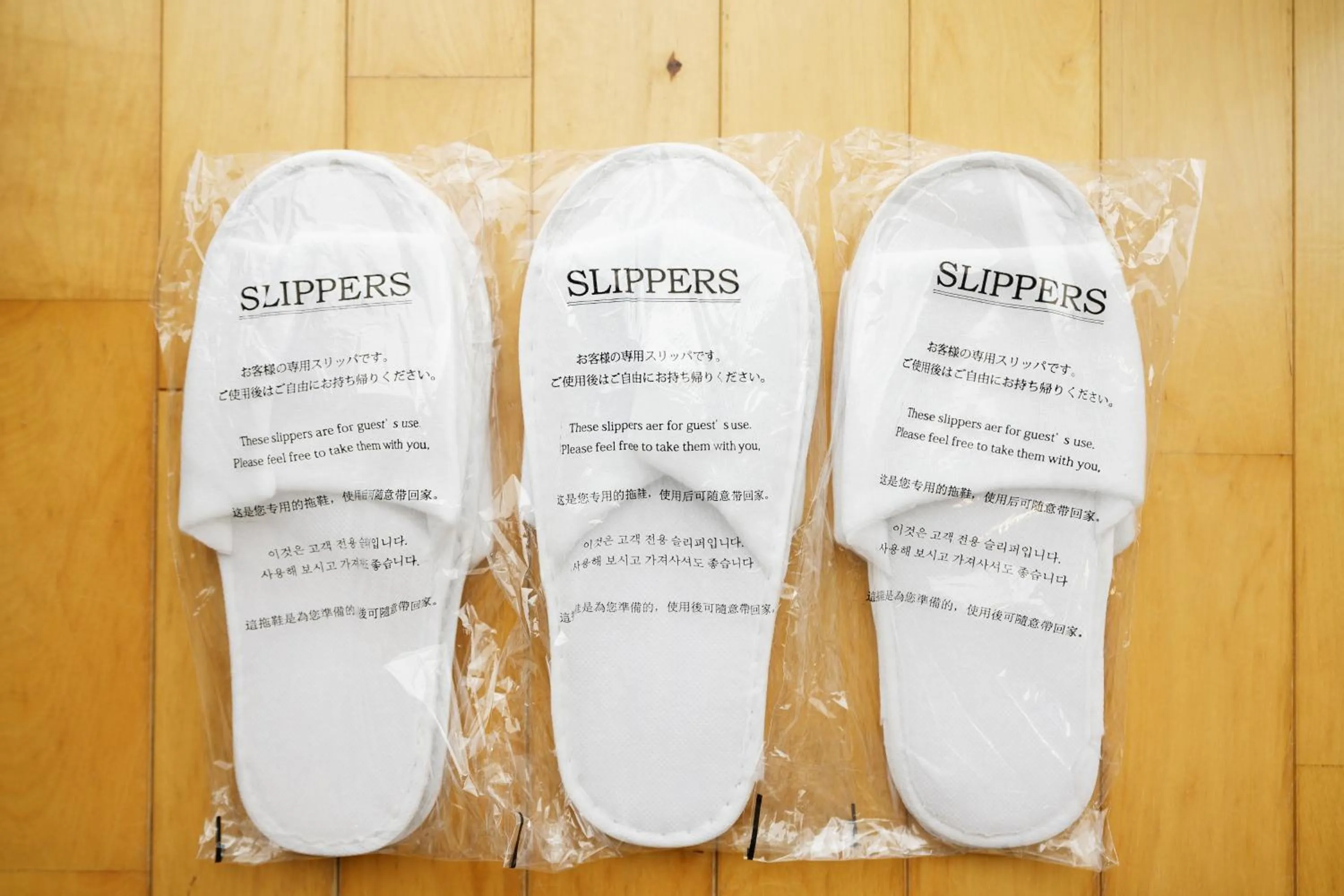 Photo of the whole room in Condominium GOLF GOLF Tsuboya