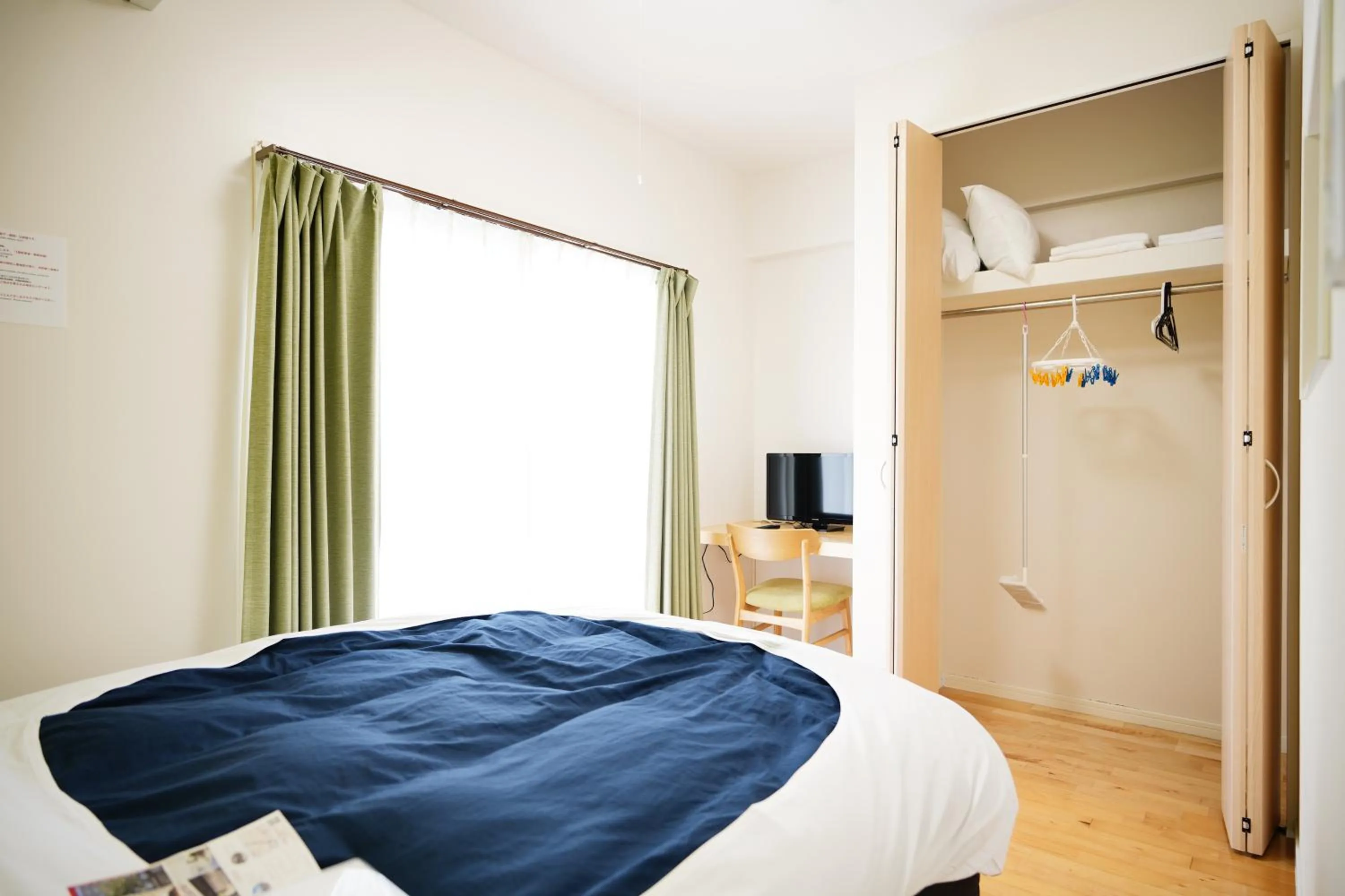 Photo of the whole room, Bed in Condominium GOLF GOLF Tsuboya