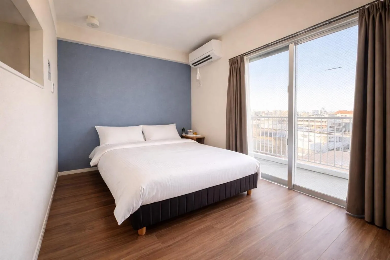 Bed in Condominium GOLF GOLF Tsuboya