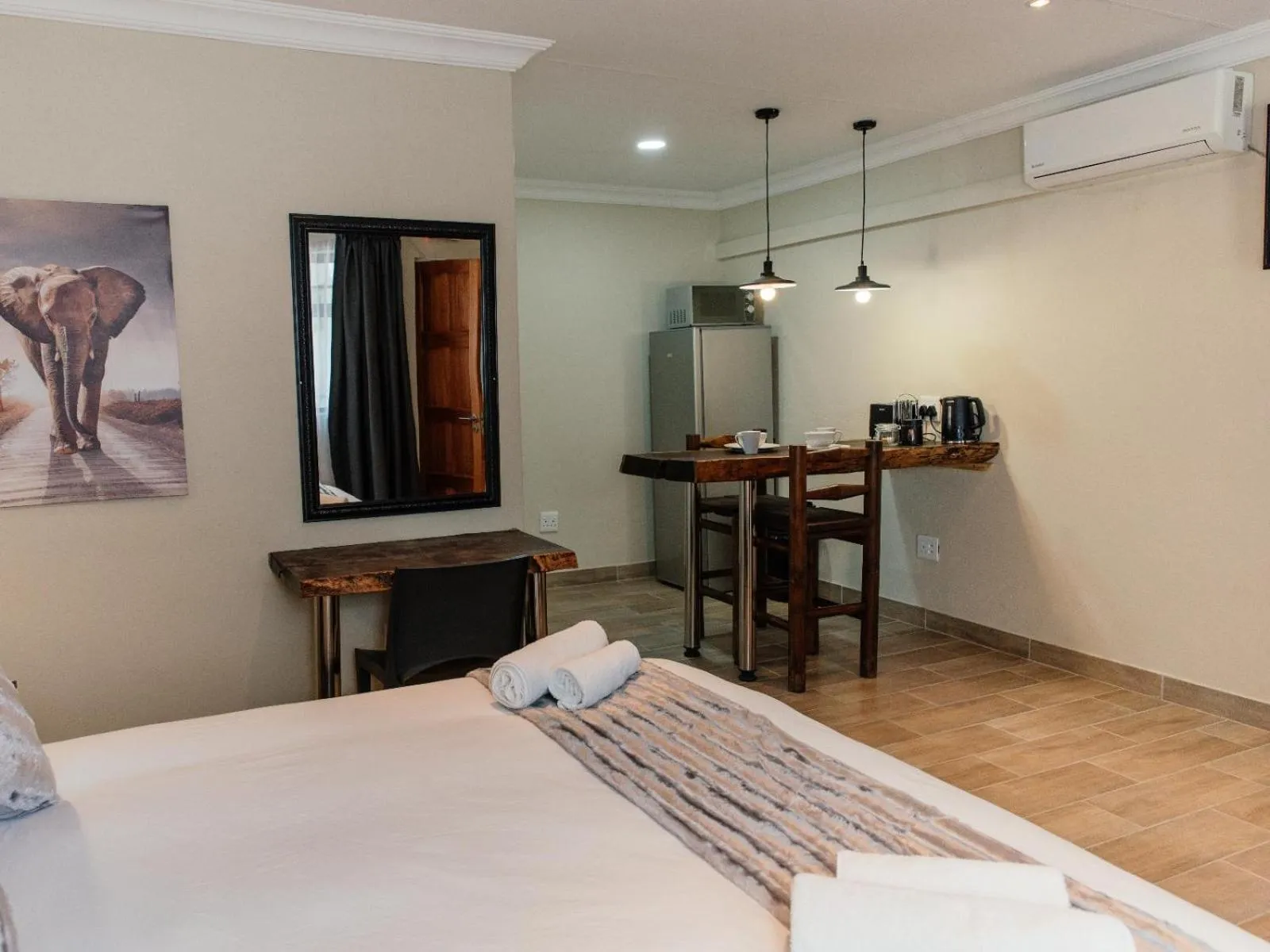 Coffee/tea facilities, Bed in Casa Leitao Lodge