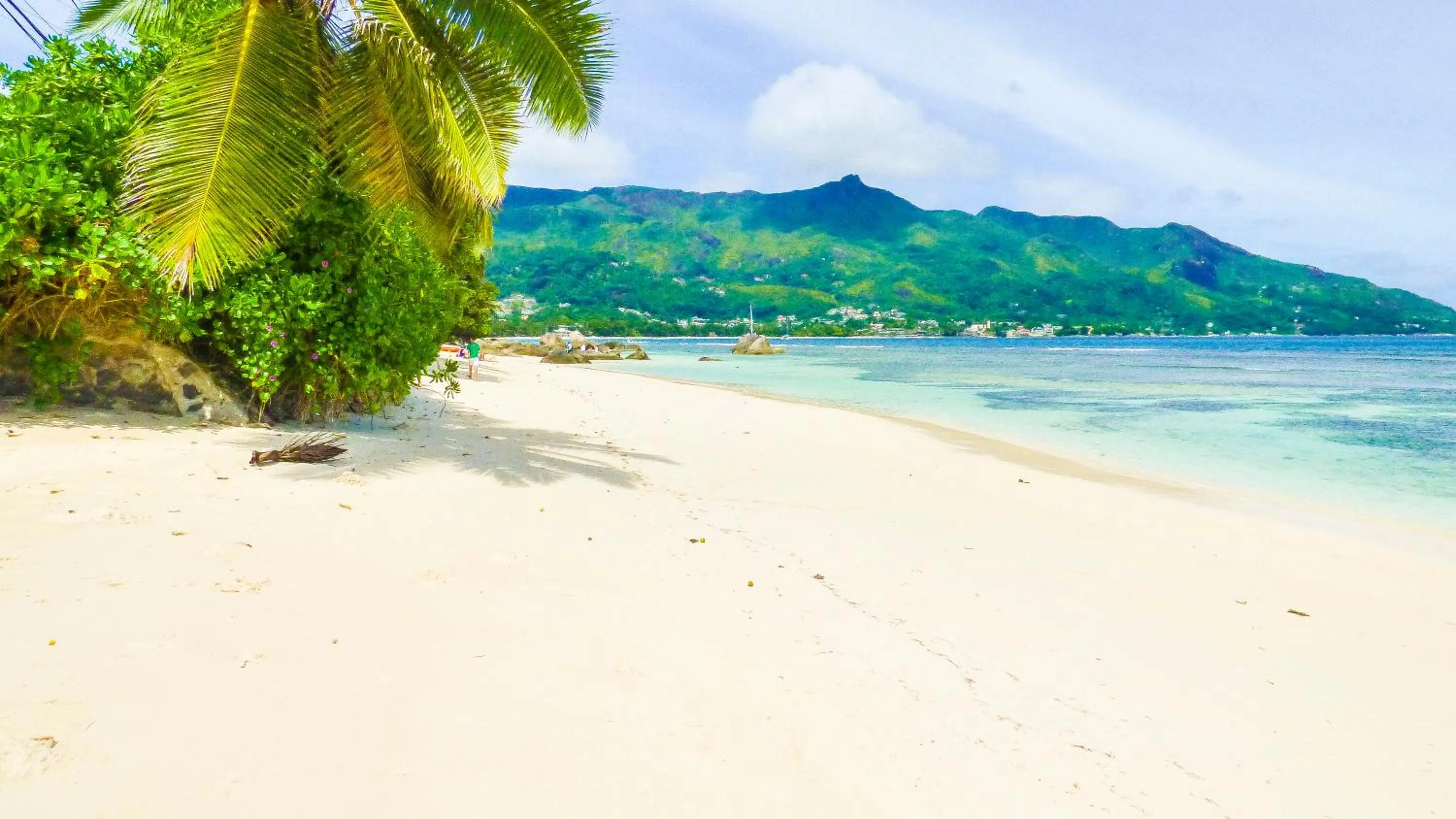 Snorkeling in Mouggae Blues Villas