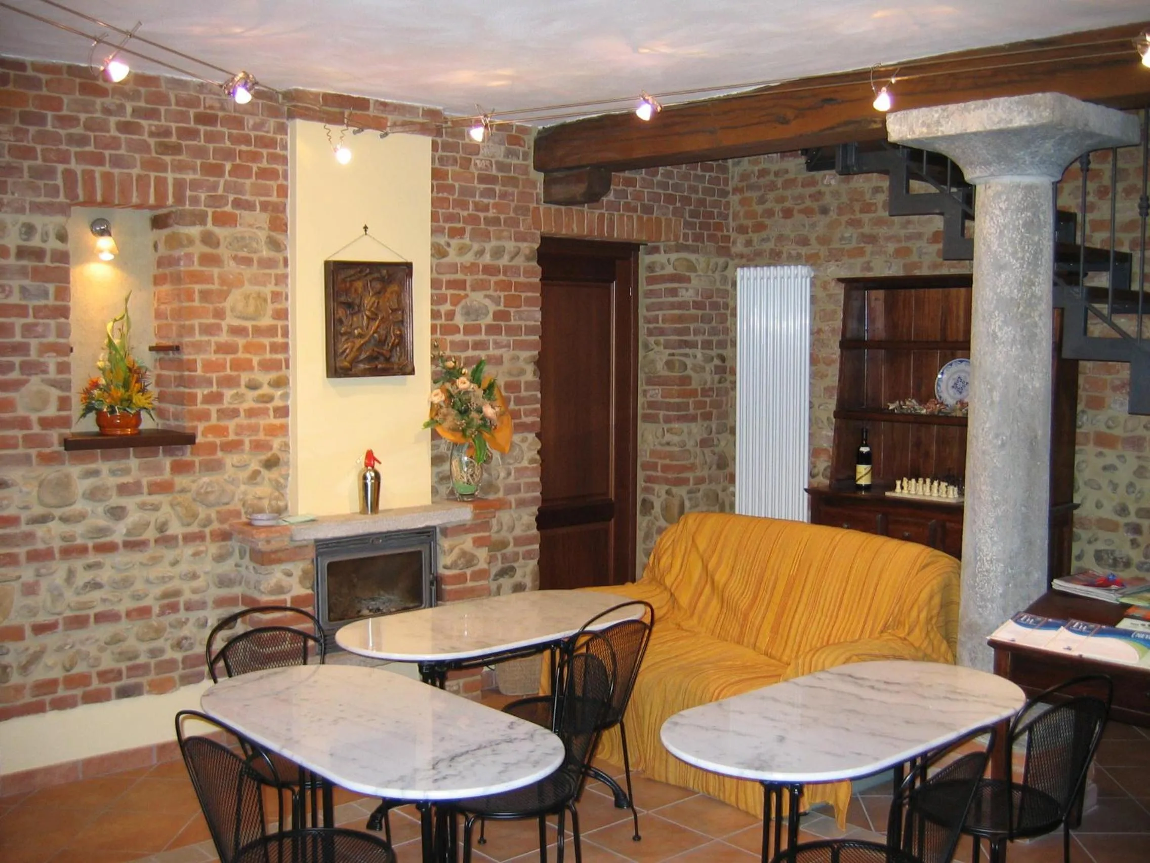 Communal lounge/ TV room in Al Calar Della Sera