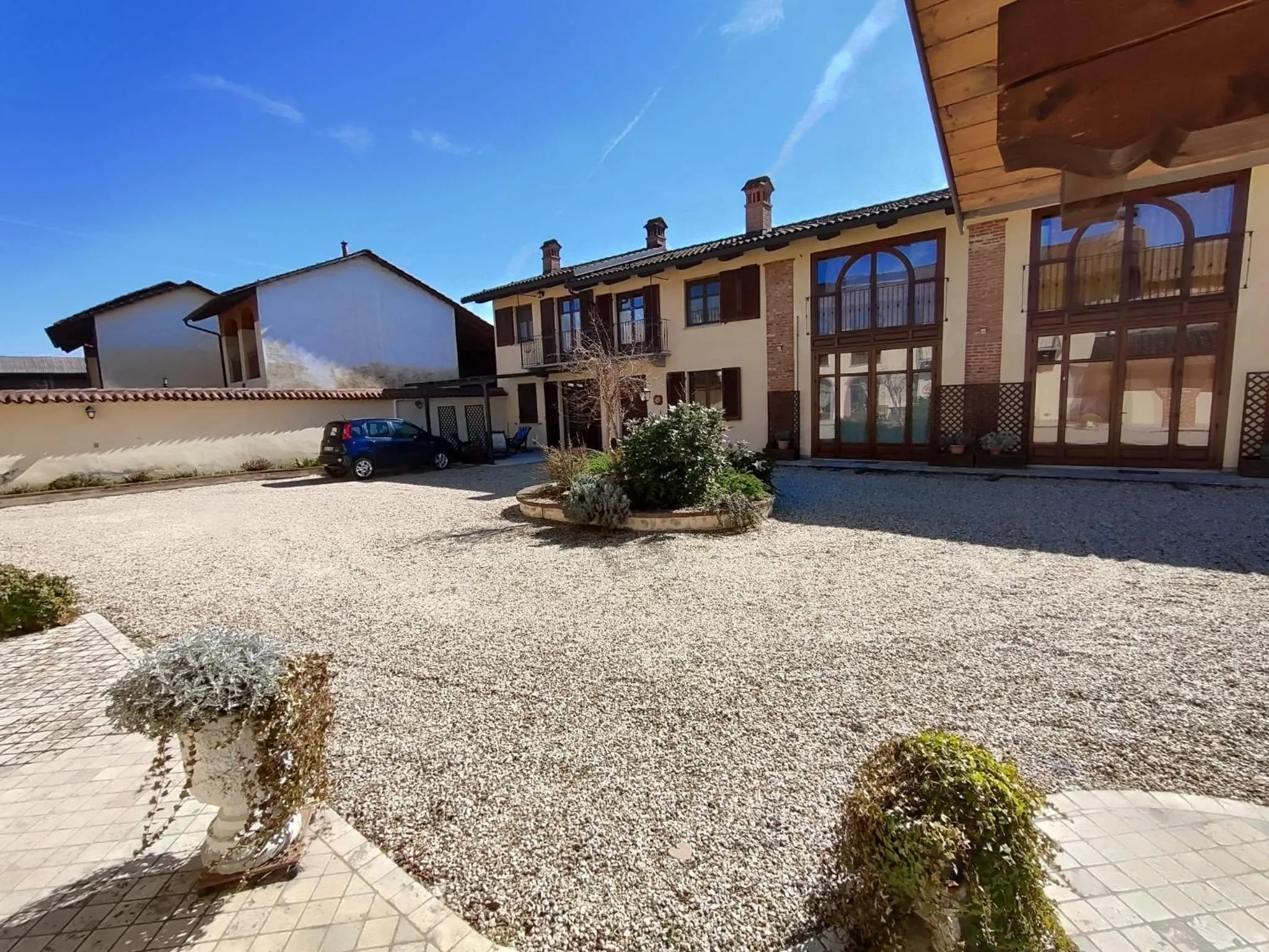 Property building in Al Calar Della Sera