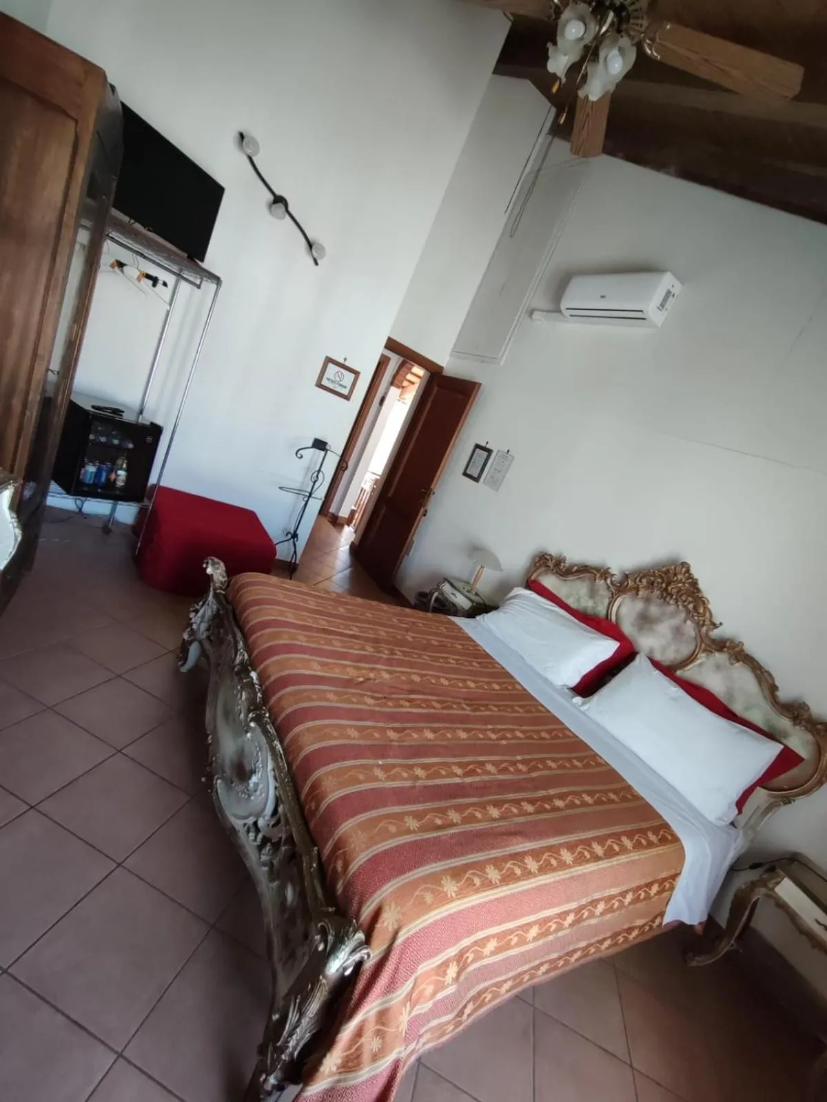 Photo of the whole room, Bed in Al Calar Della Sera