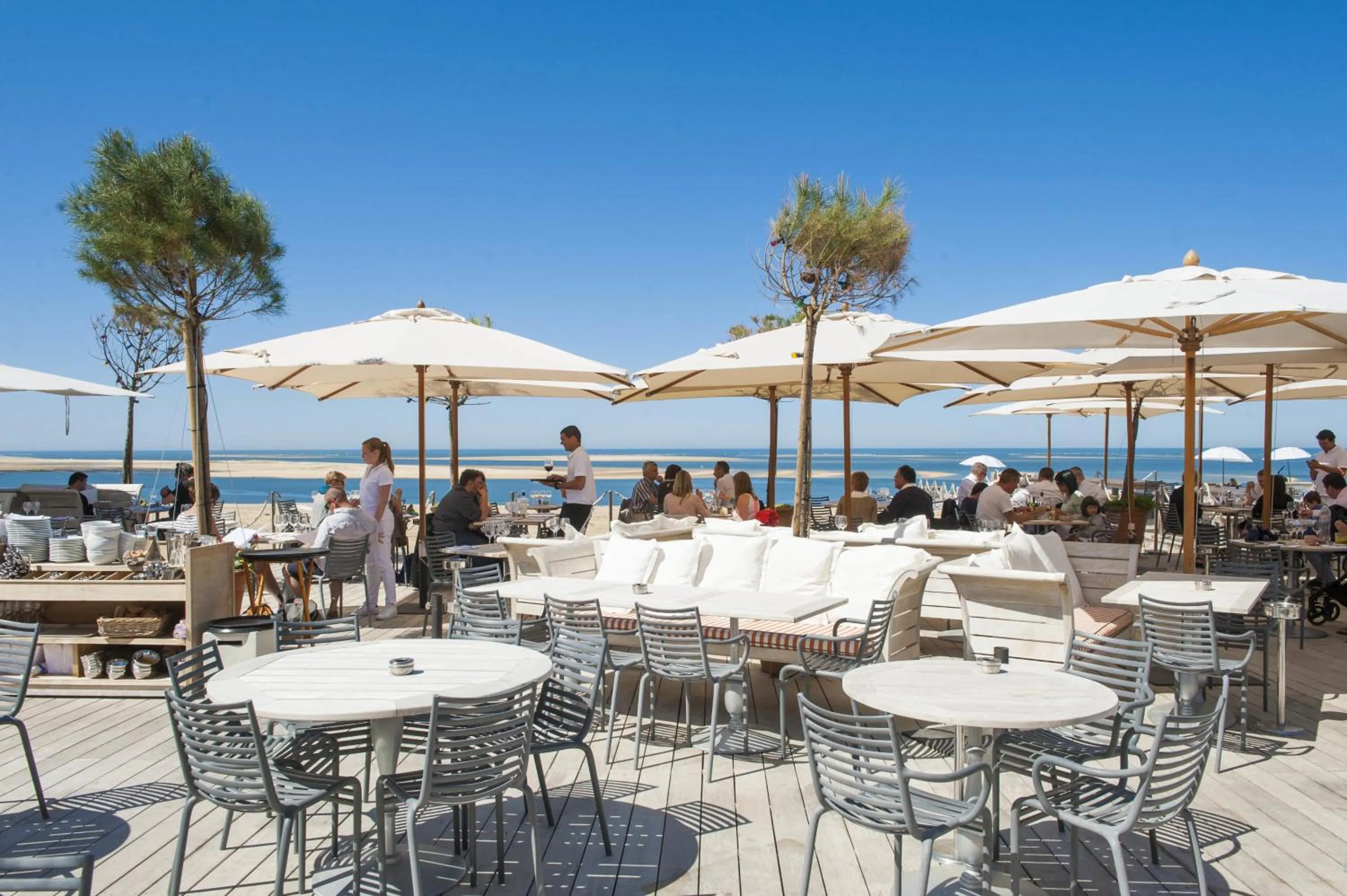 Restaurant/places to eat in Hotel La Co(o)rniche