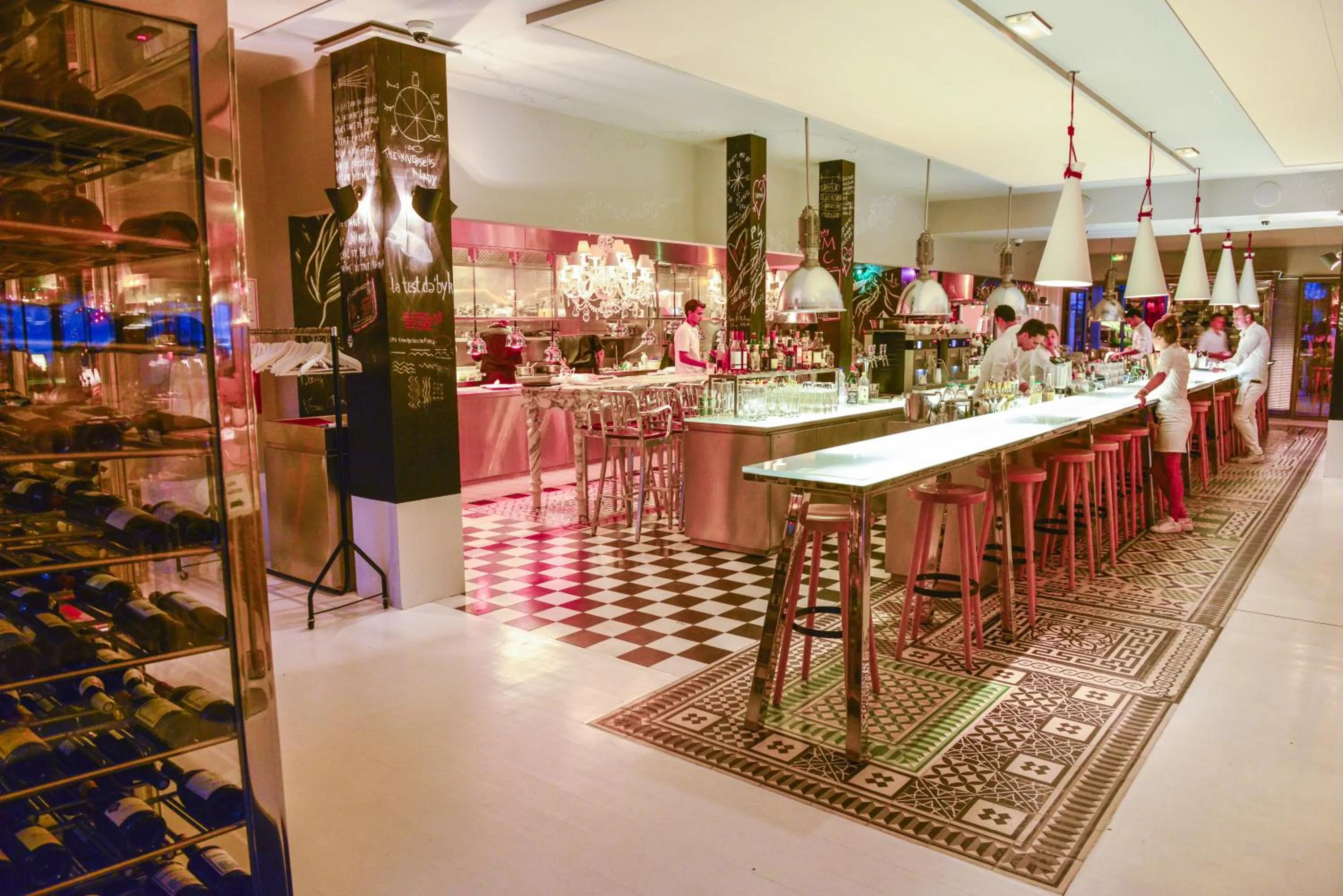 Restaurant/places to eat in Hotel La Co(o)rniche