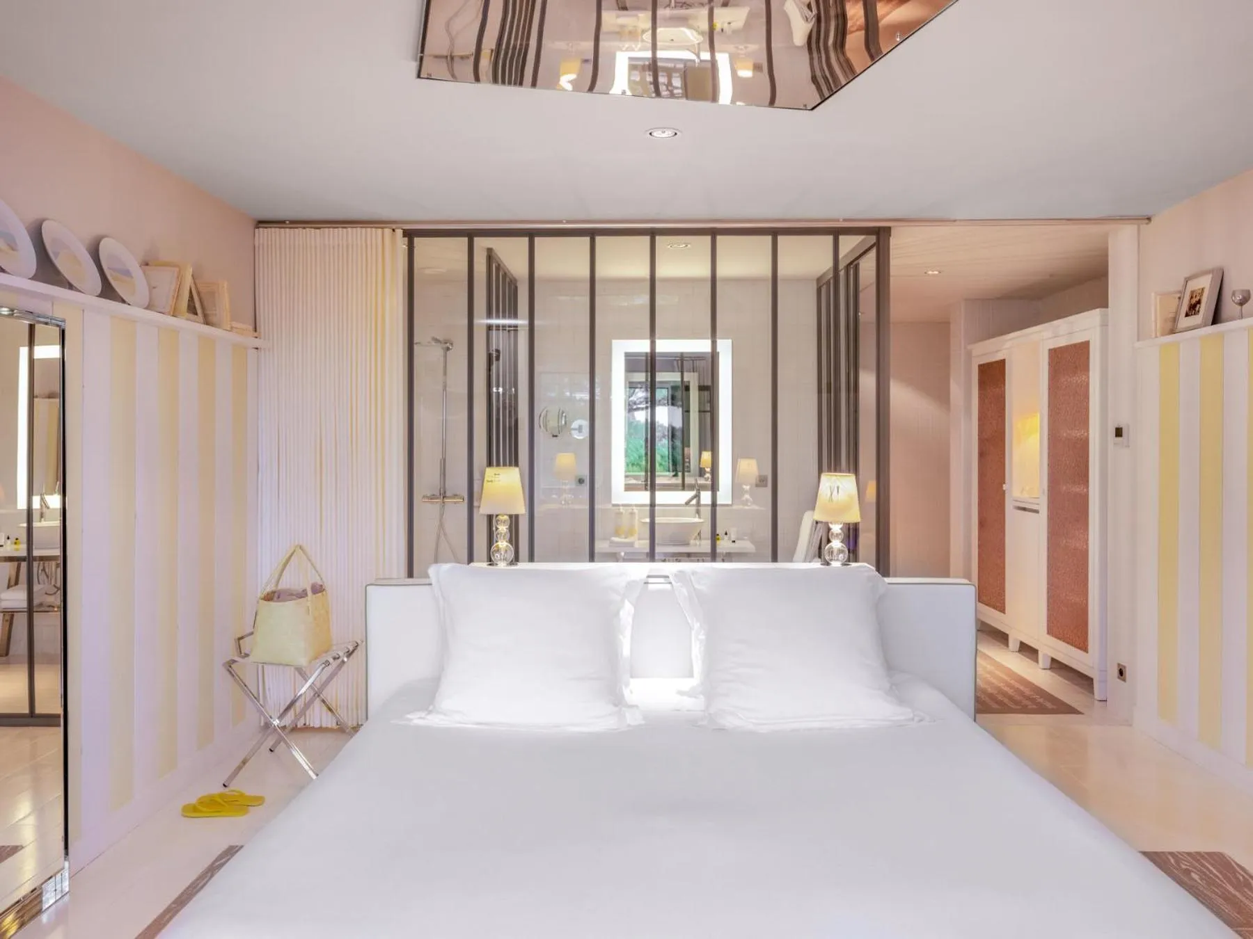 Bed in Hotel La Co(o)rniche