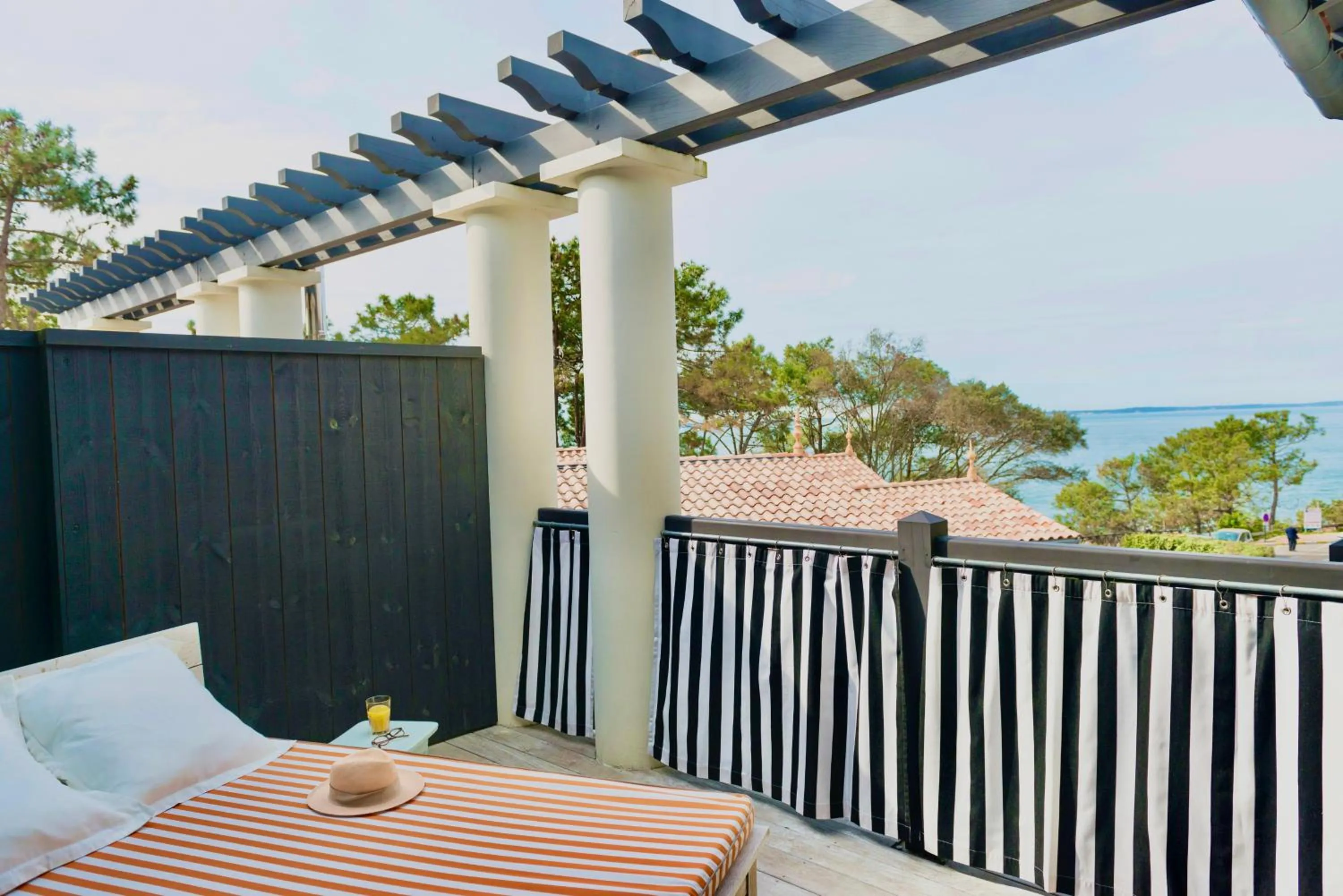 Hotel La Co(o)rniche