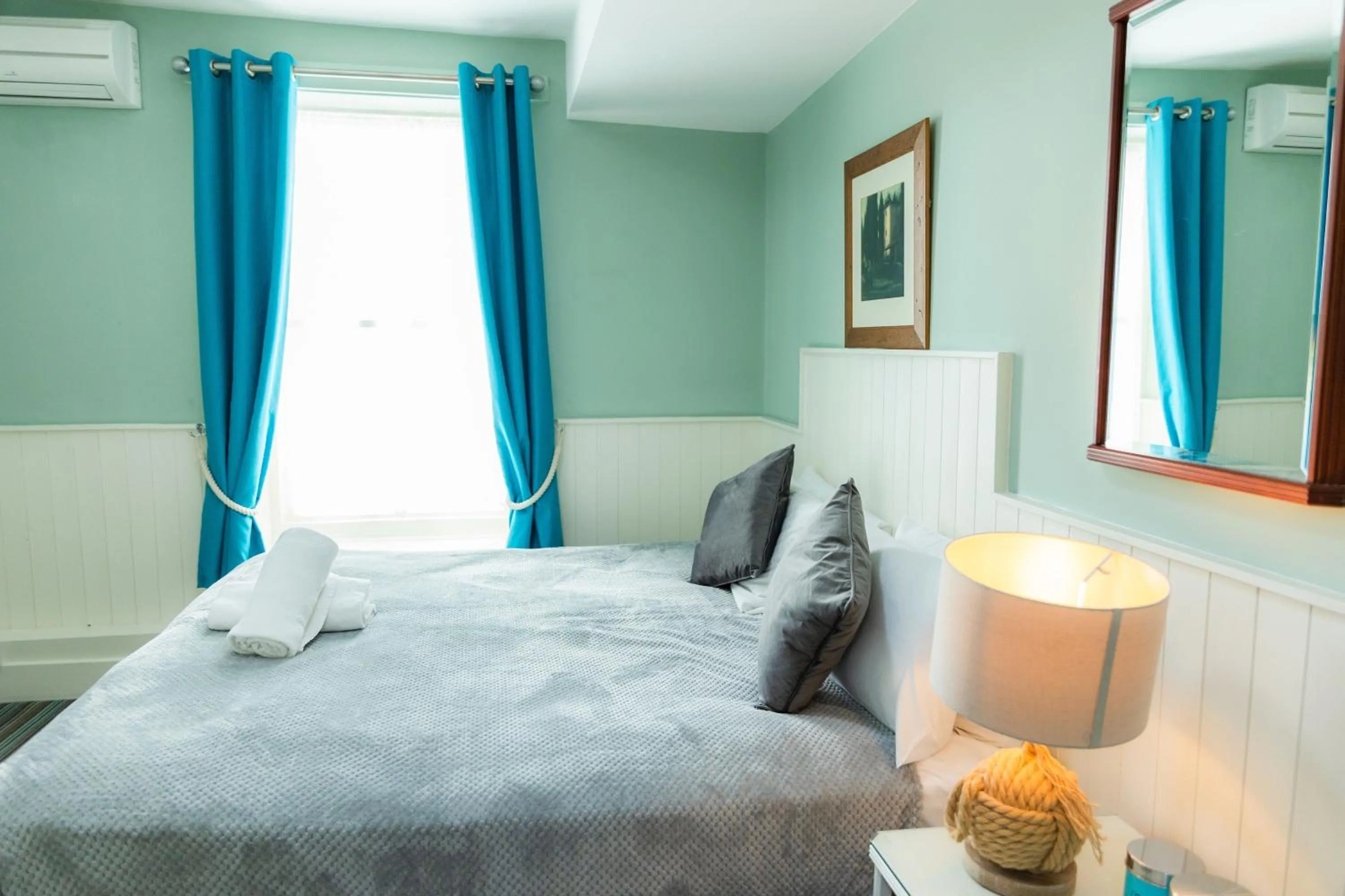 Bedroom, Bed in The Clarendon Hotel