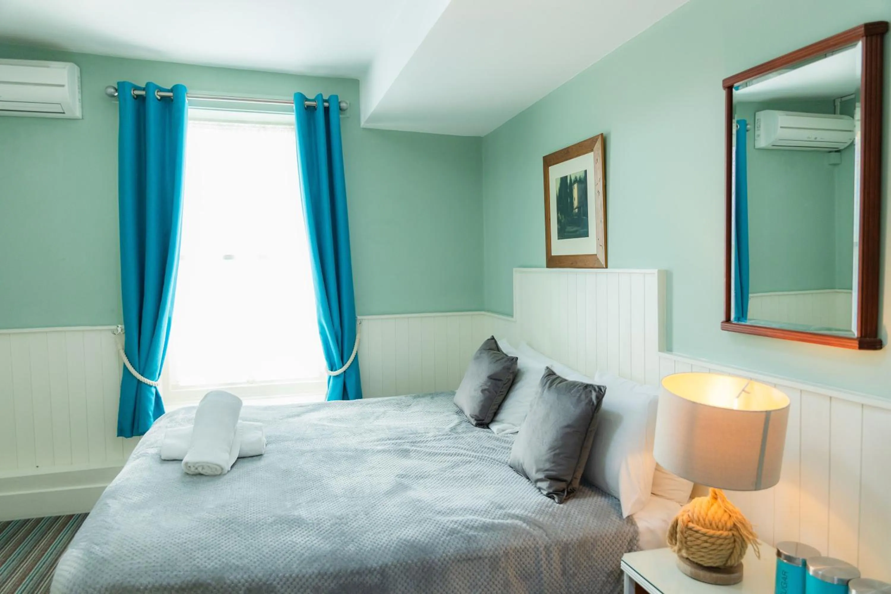 Bedroom, Bed in The Clarendon Hotel