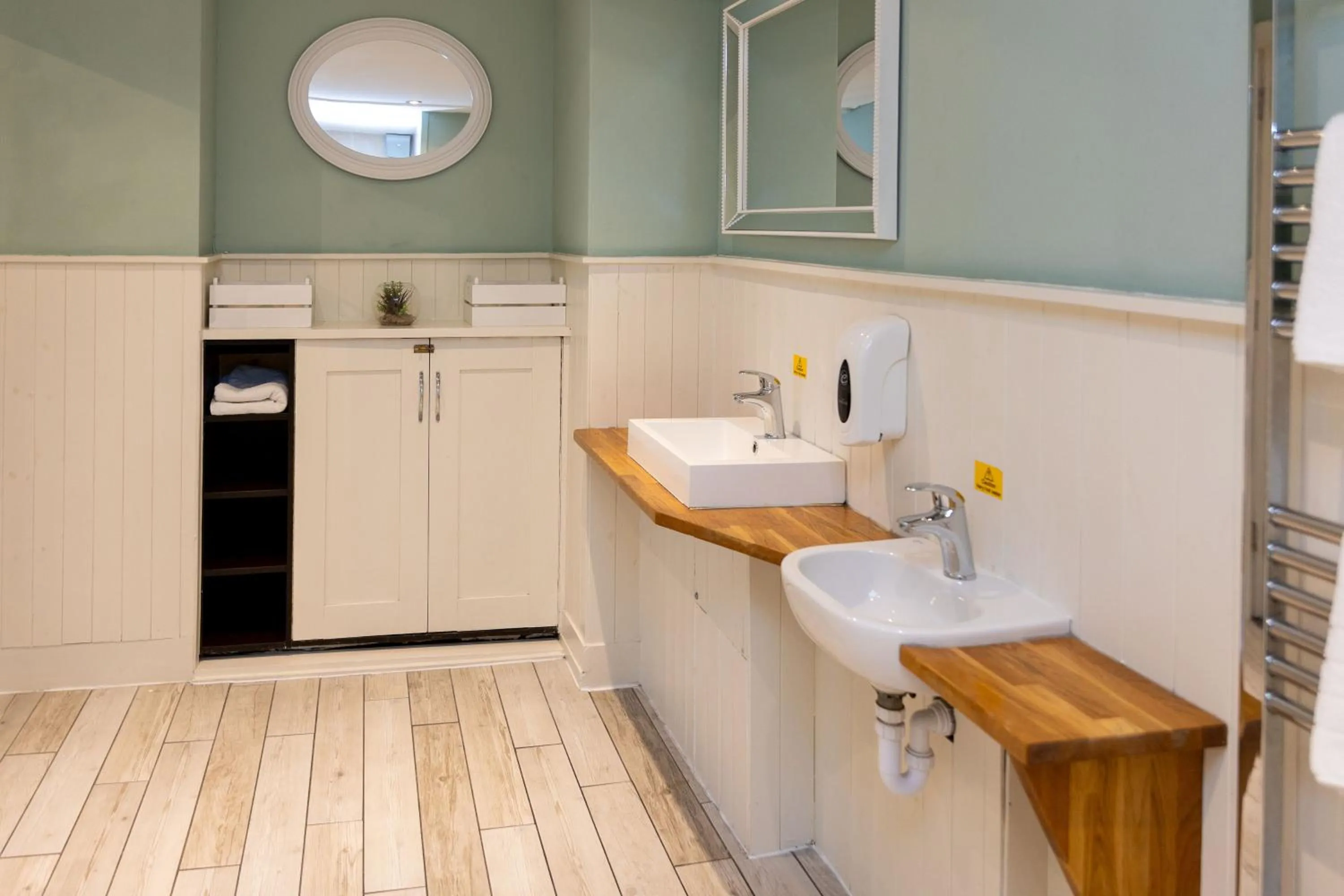 Bathroom in The Clarendon Hotel