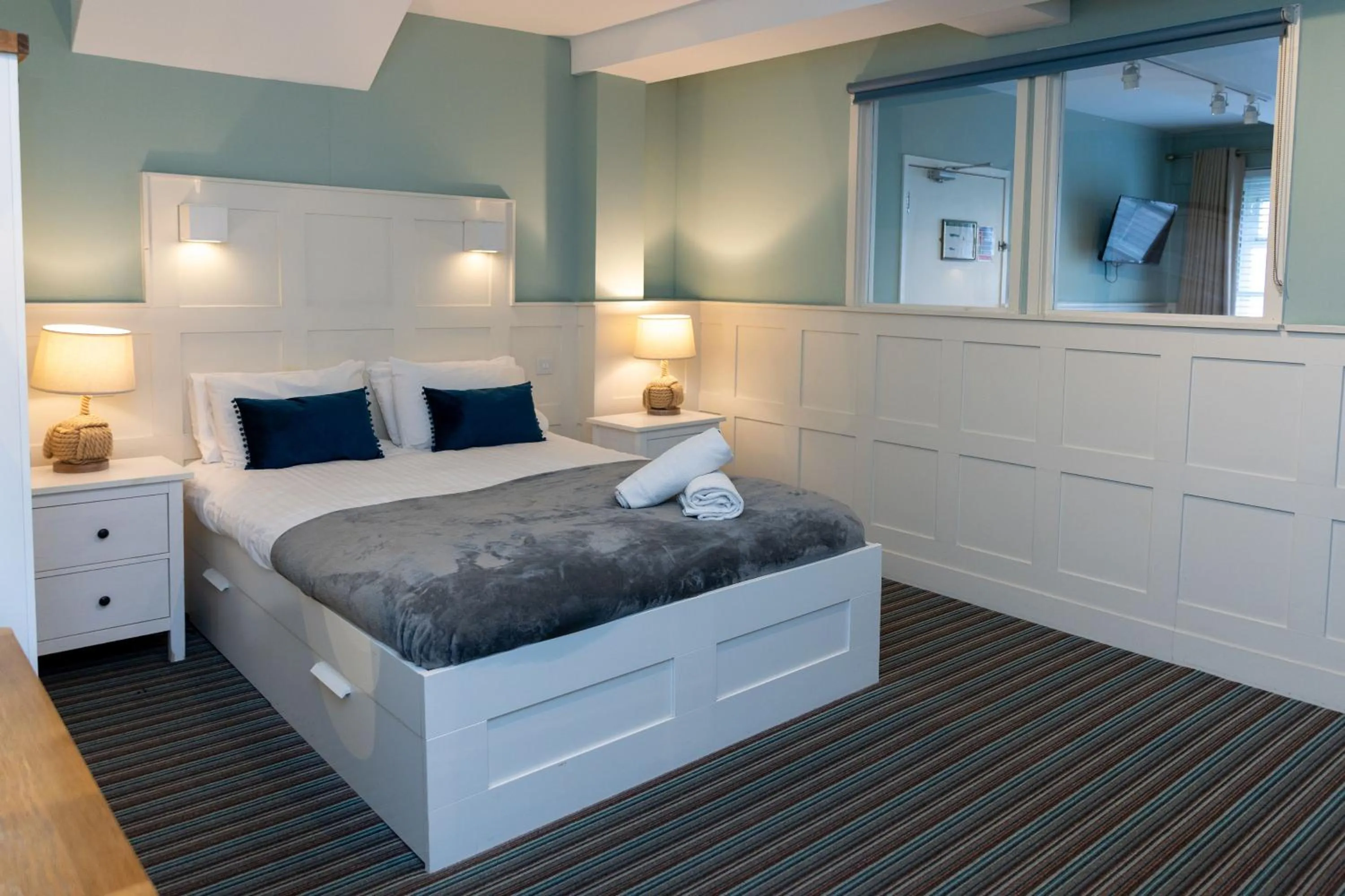 Bedroom, Bed in The Clarendon Hotel