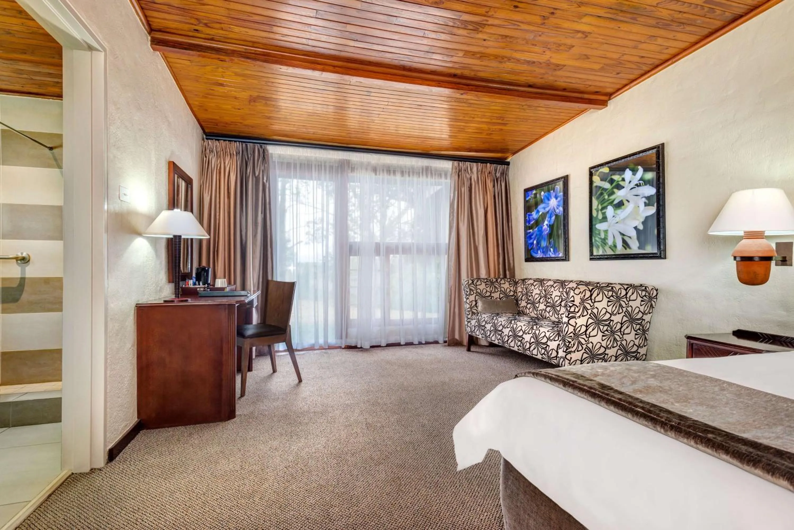 Bedroom in Hazyview Sun