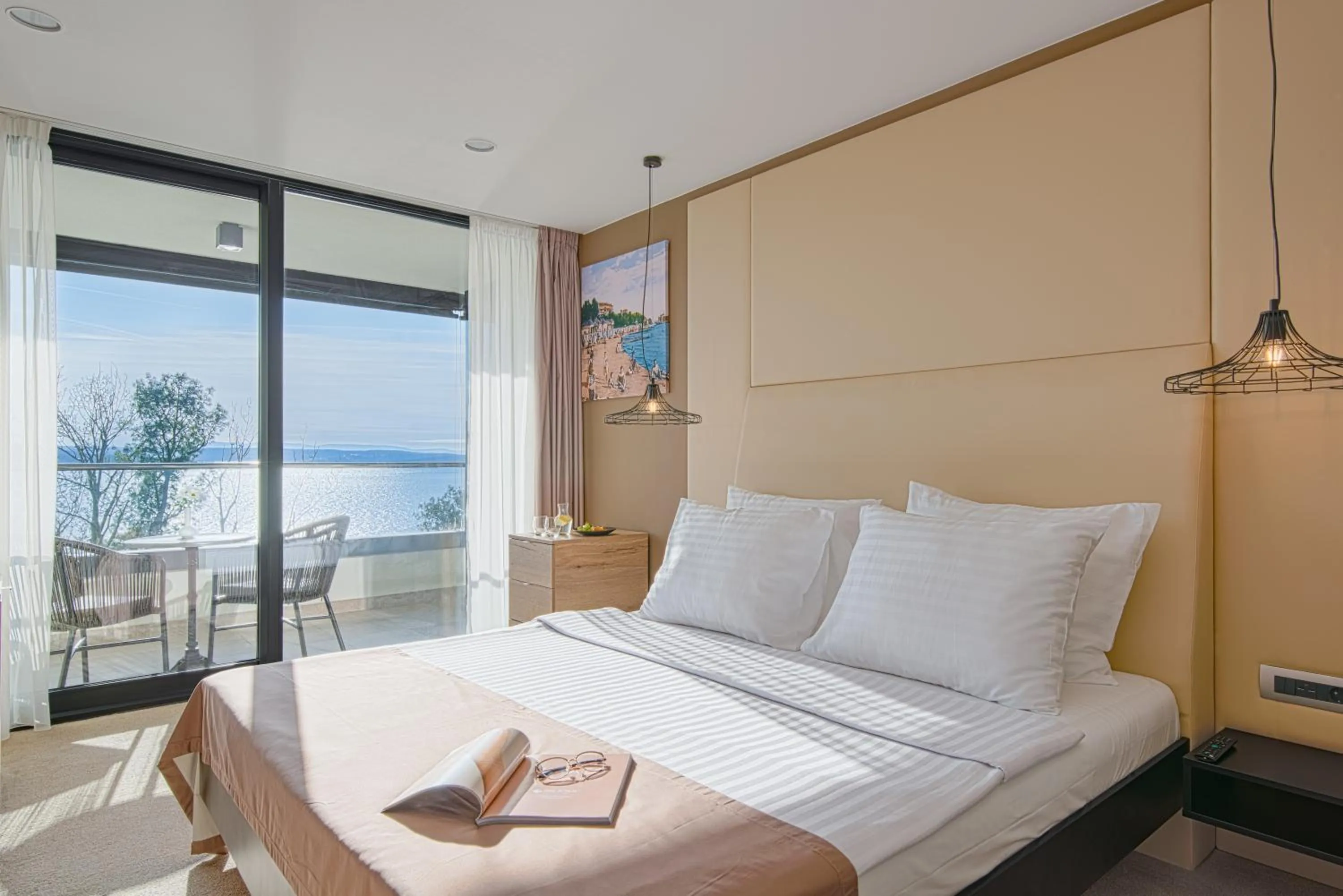 View (from property/room), Bed in Boutique Hotel Esplanade