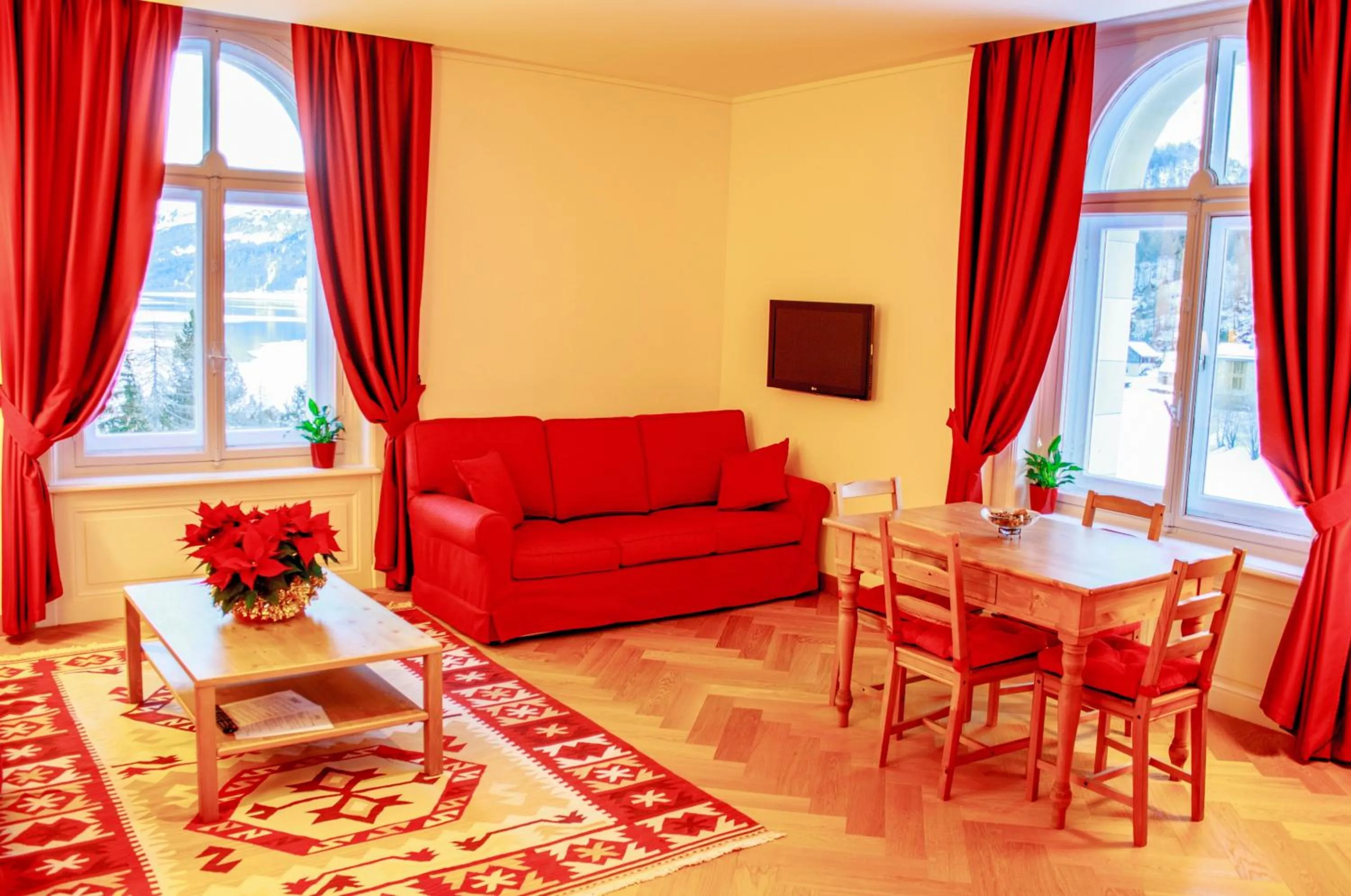 Living room in Maloja Palace Suites CO2-Neutral