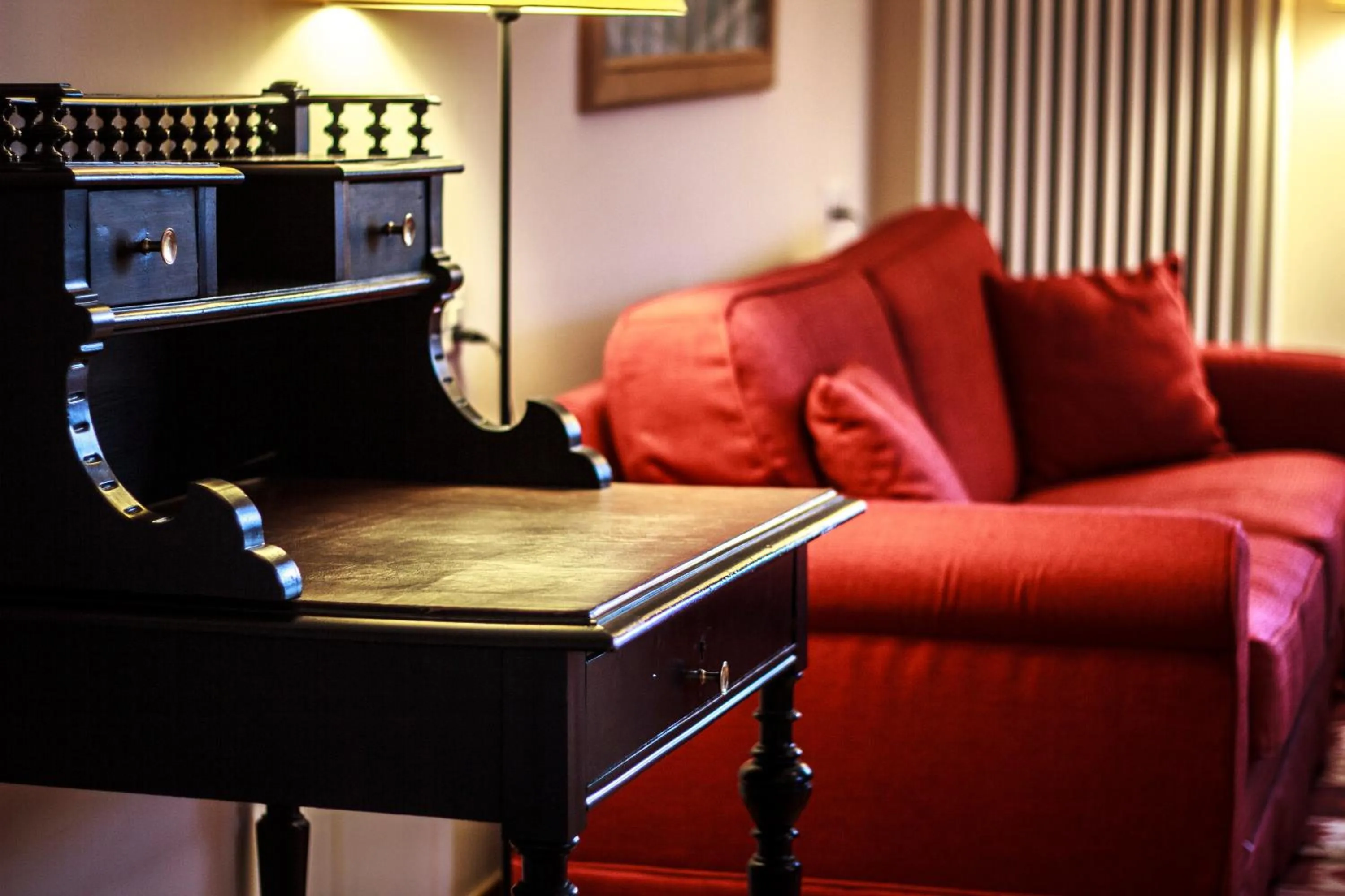 Seating area in Maloja Palace Suites CO2-Neutral