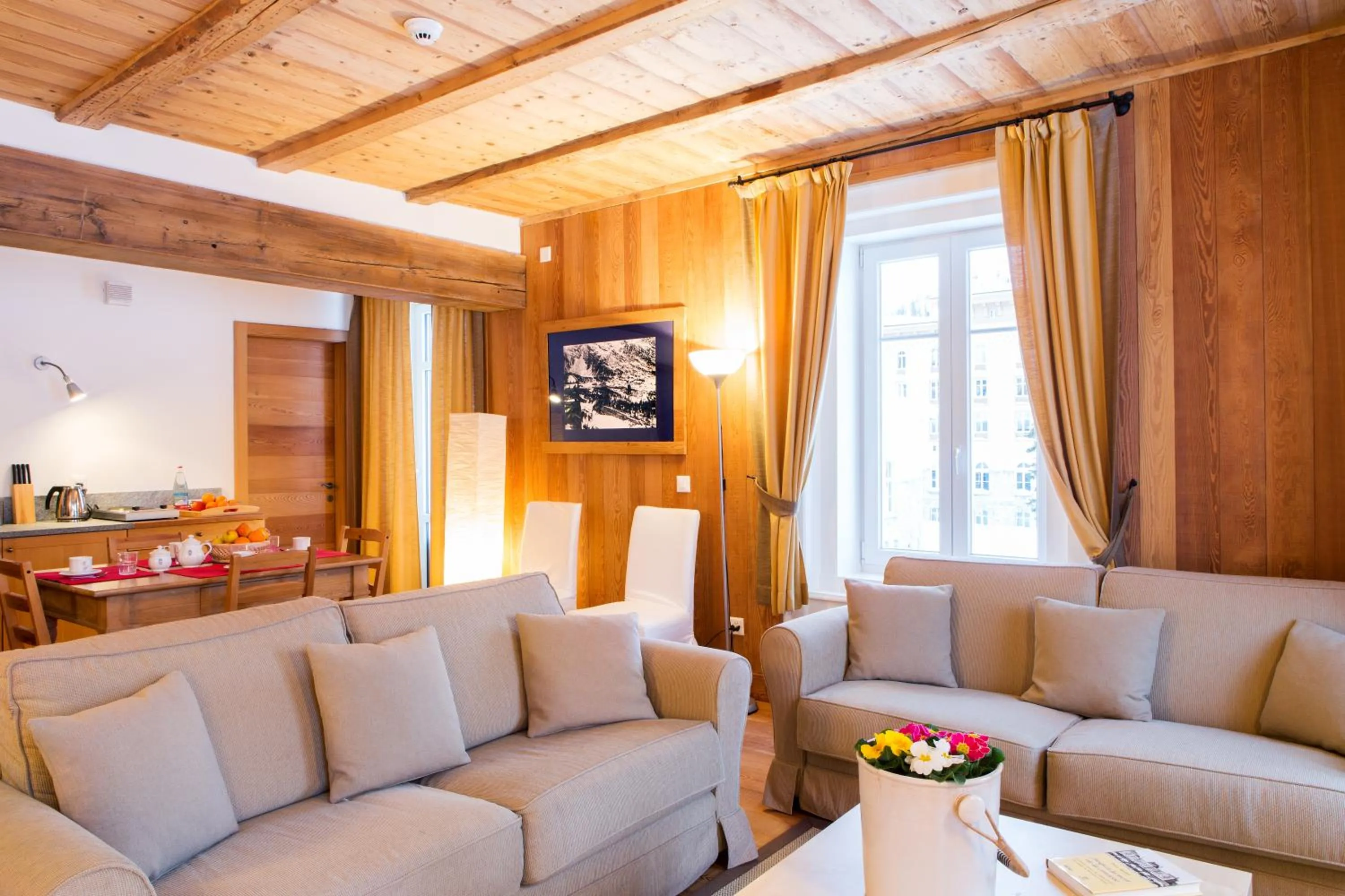 Living room in Maloja Palace Suites CO2-Neutral
