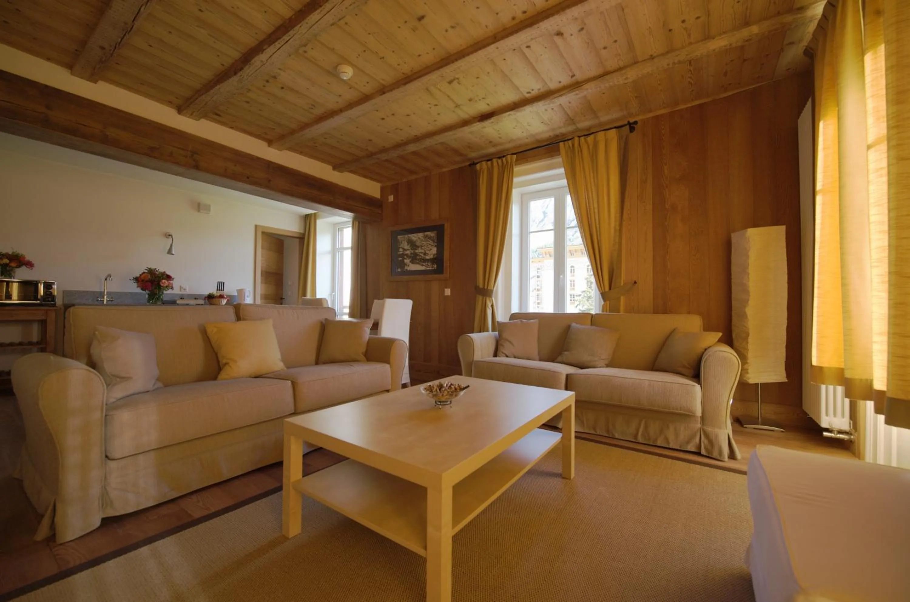 Living room in Maloja Palace Suites CO2-Neutral