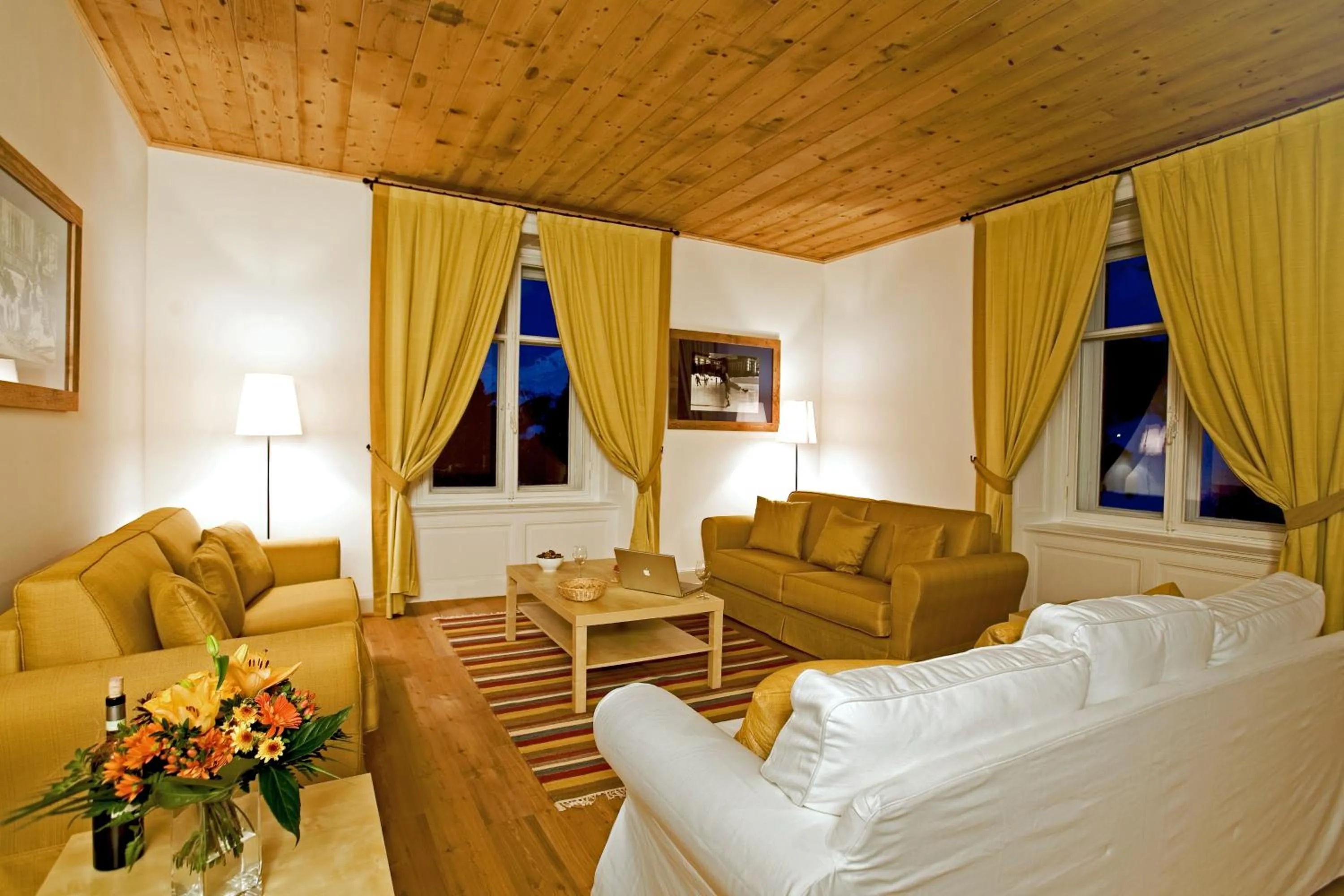 Living room in Maloja Palace Suites CO2-Neutral