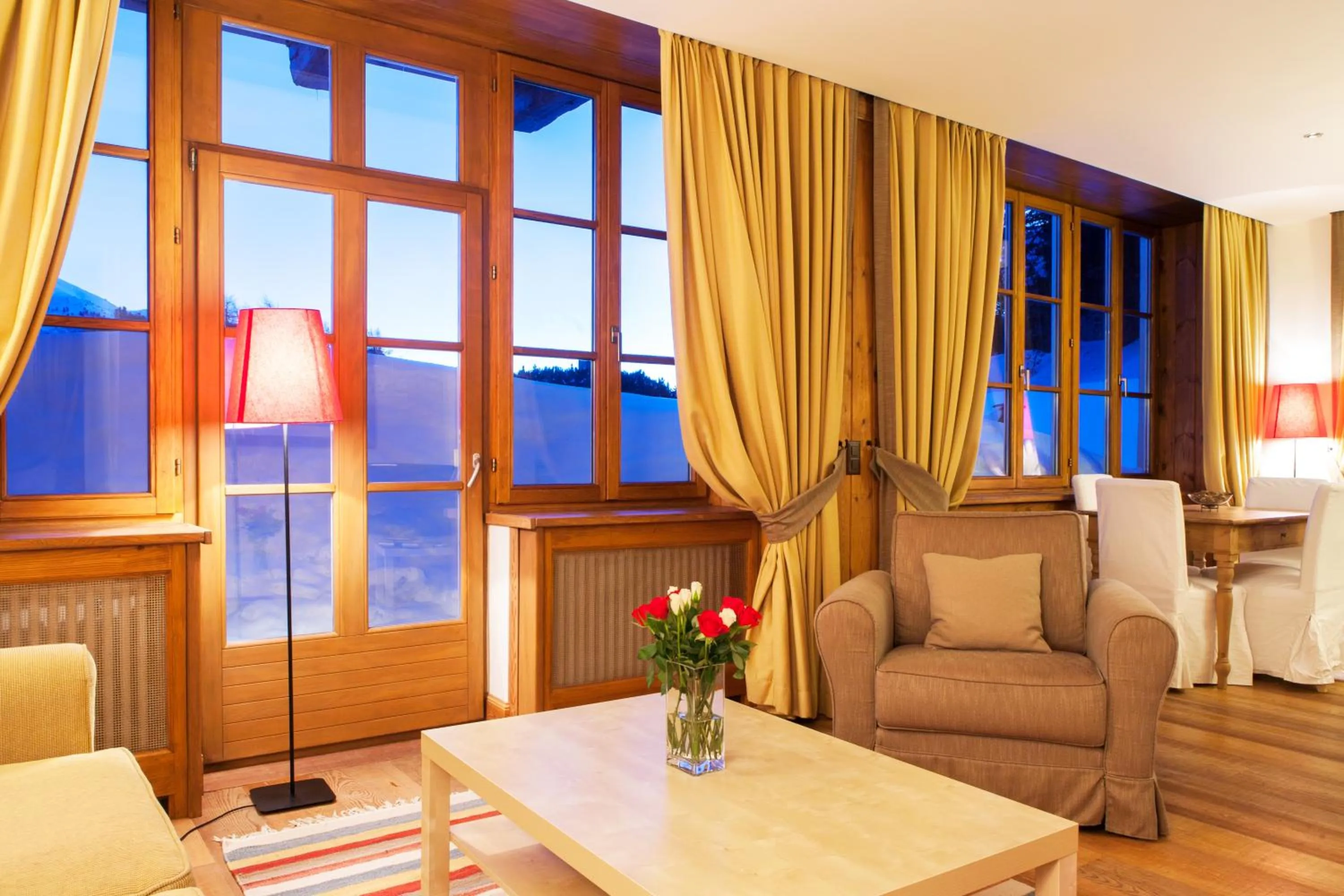 Living room in Maloja Palace Suites CO2-Neutral