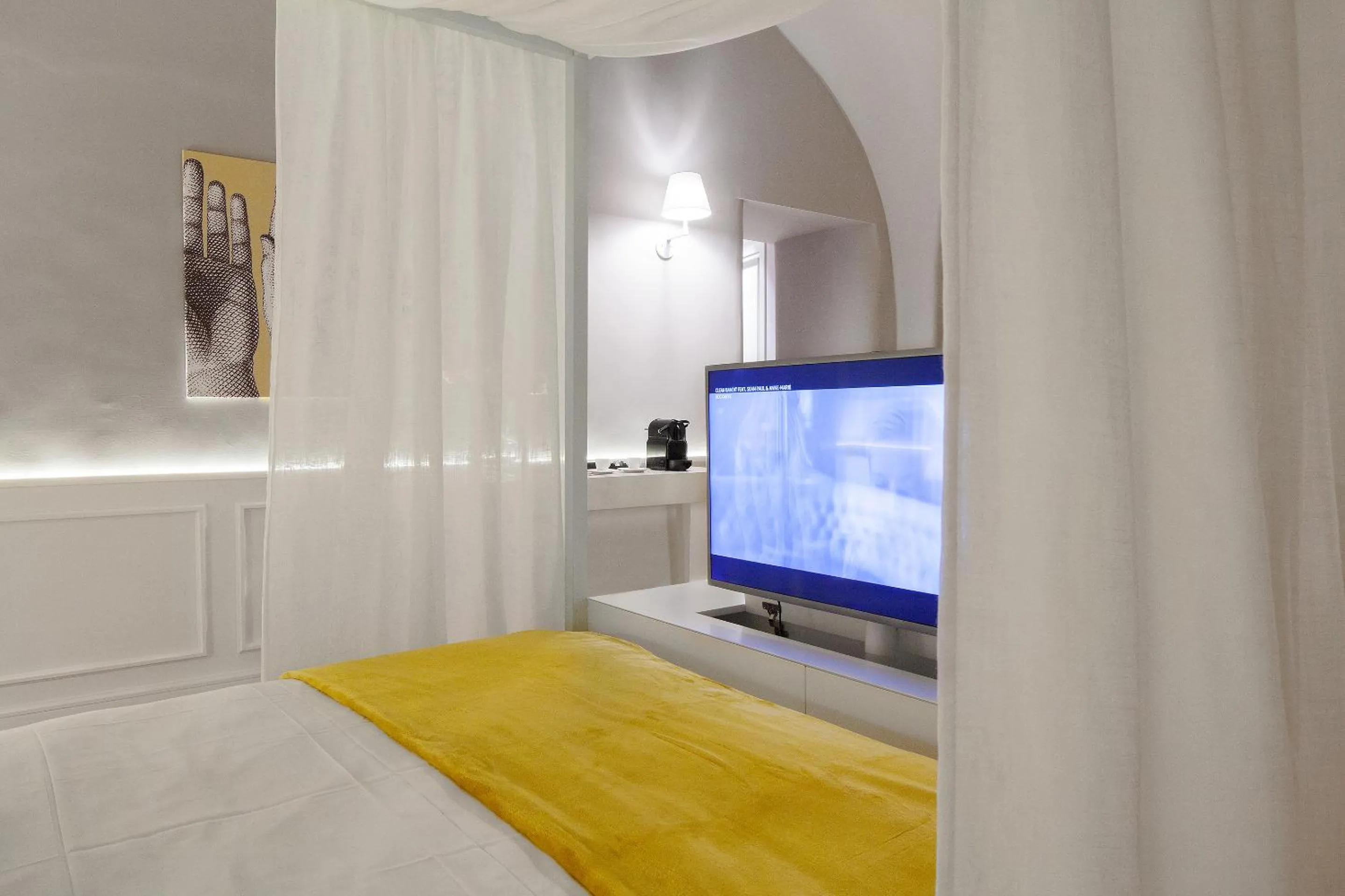 TV and multimedia, Bed in Quattro Canti Suites