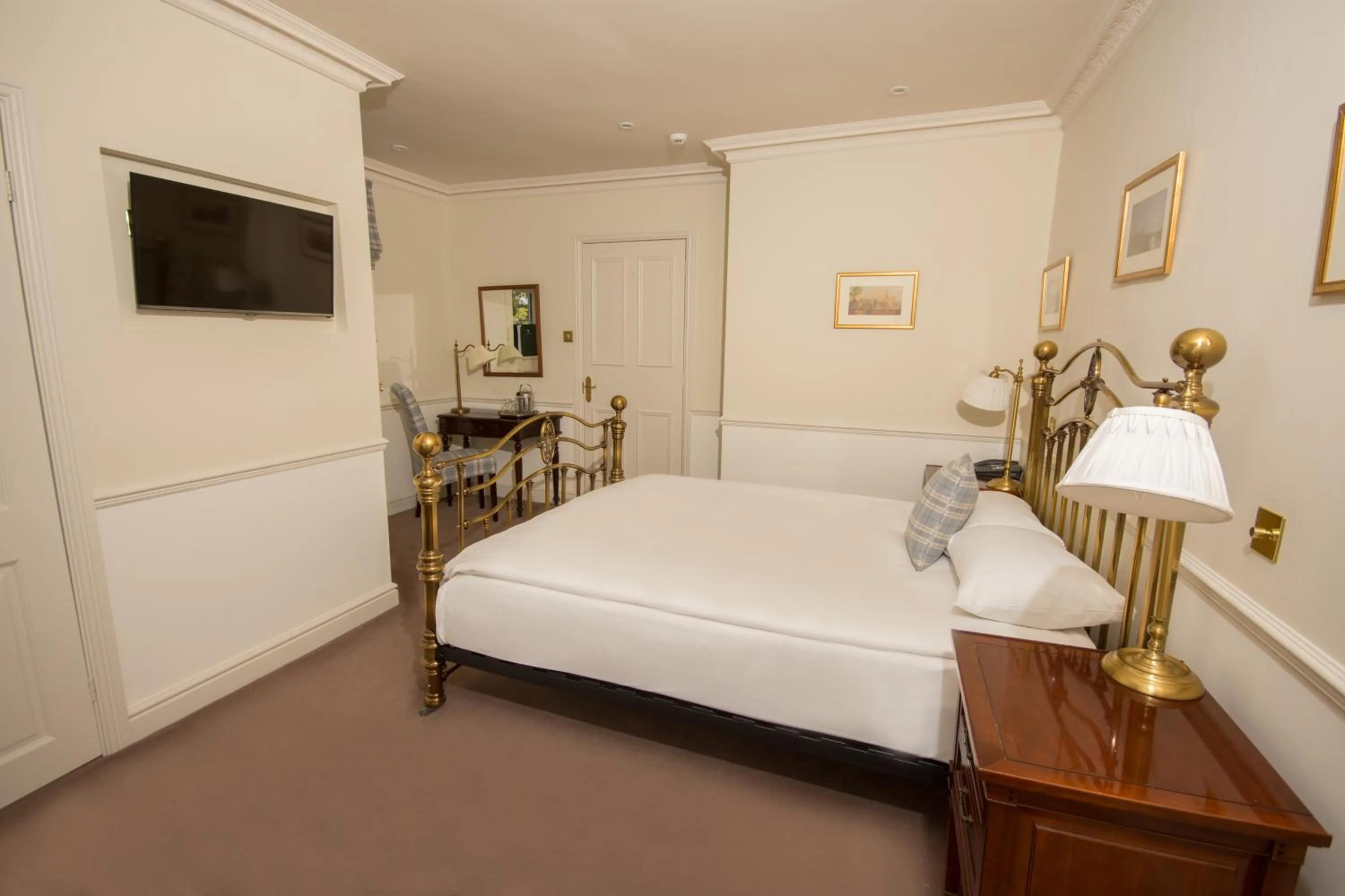 Bedroom, Bed in Burythorpe House