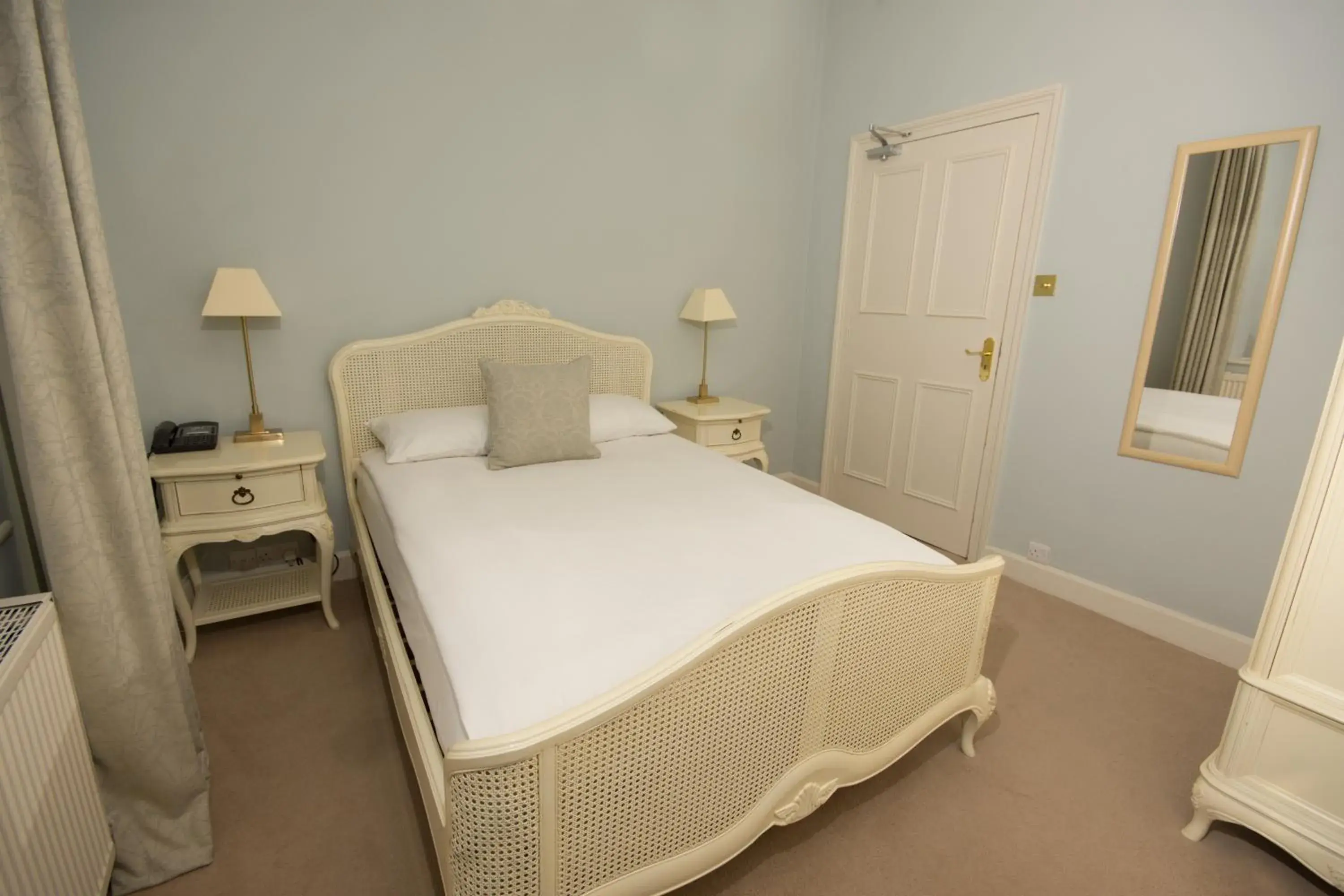 Small Double Room in Burythorpe House Small Double Room in Burythorpe House