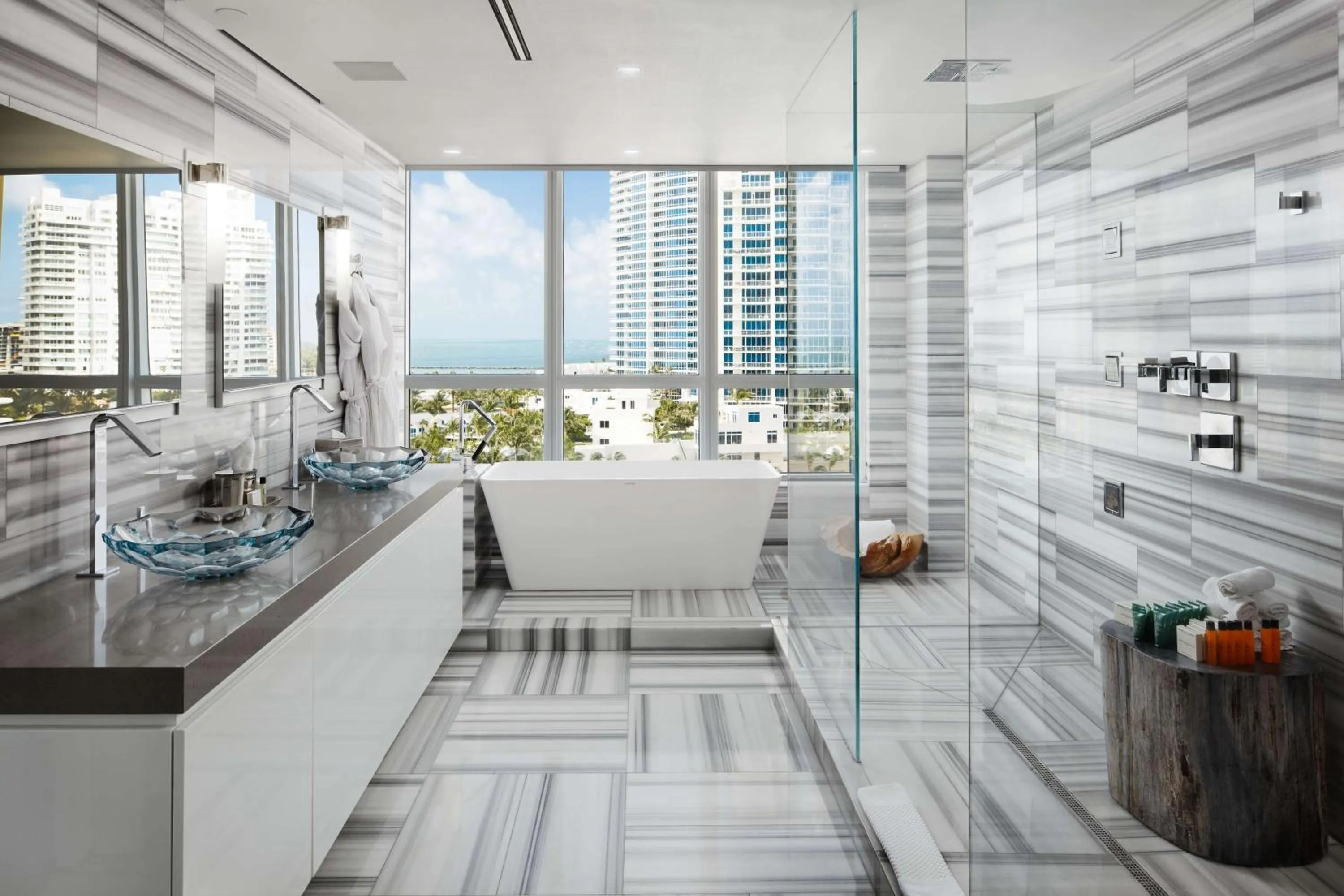 Bathroom in Hilton Bentley Miami South Beach