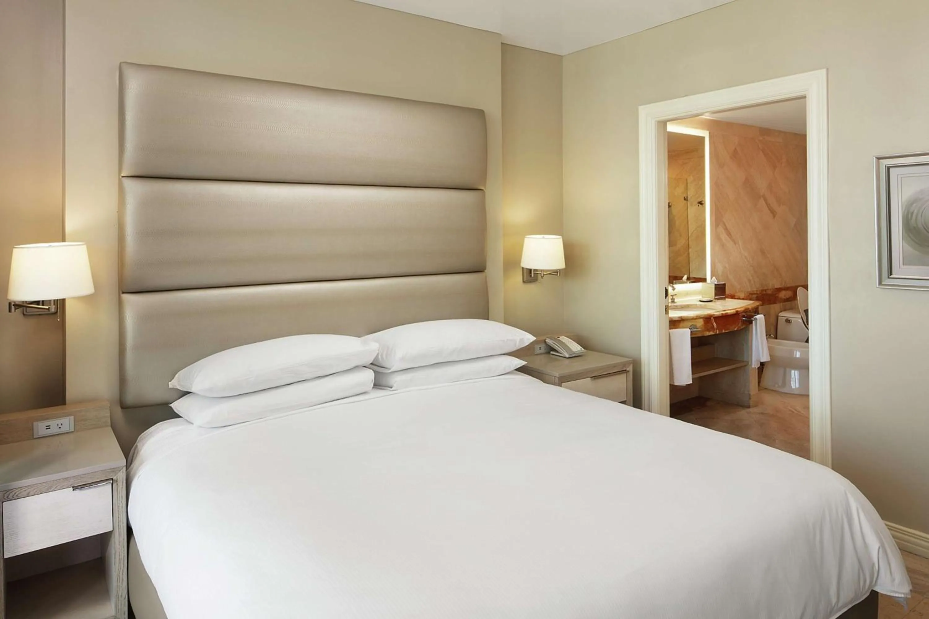 Bed in Hilton Bentley Miami South Beach