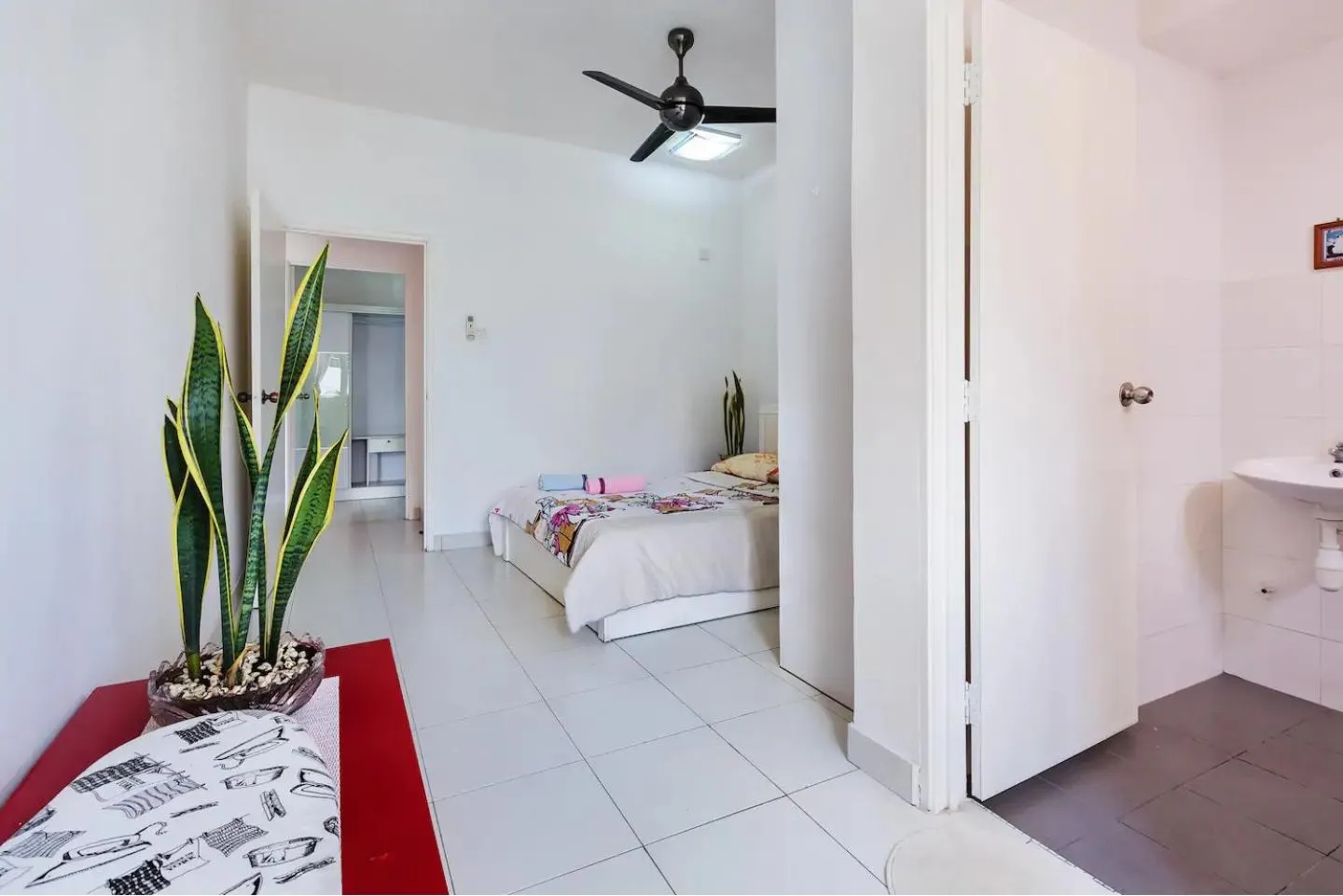 Bed in BEST WALKABLE LOCATION ** DESA TEBRAU JOHOR BAHRU