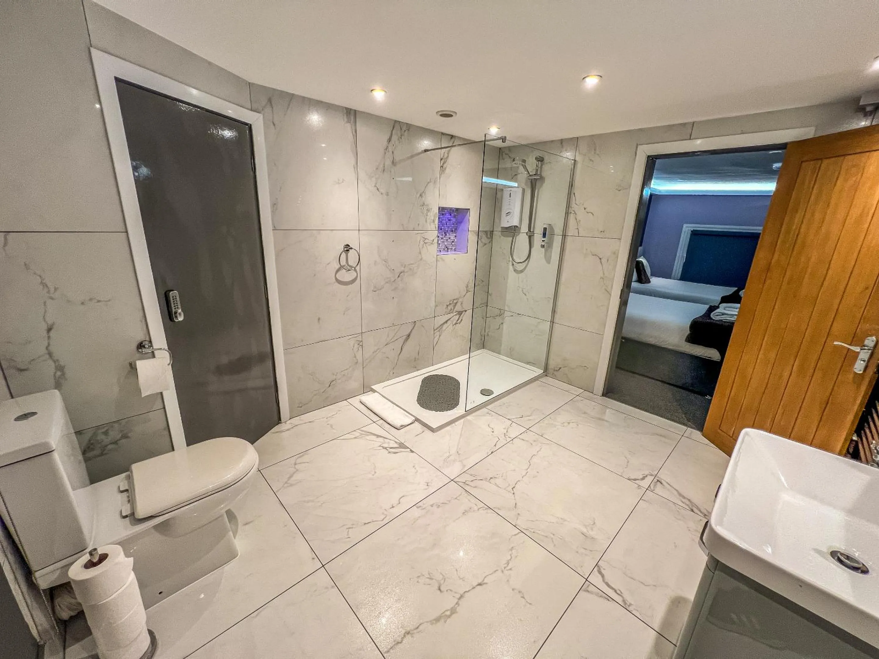 Bathroom in Fountain House