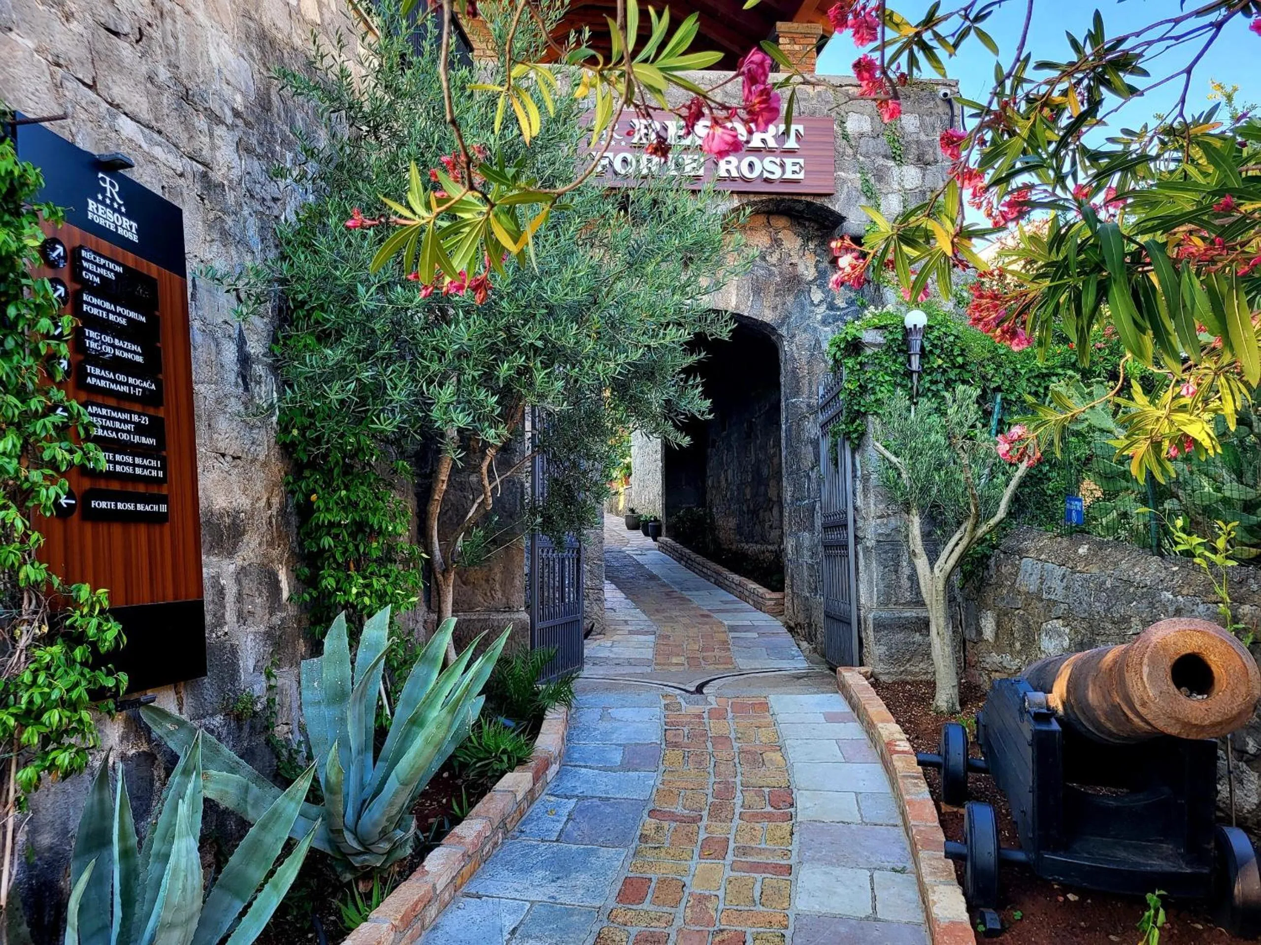 Property building in Forte Rose Hotel