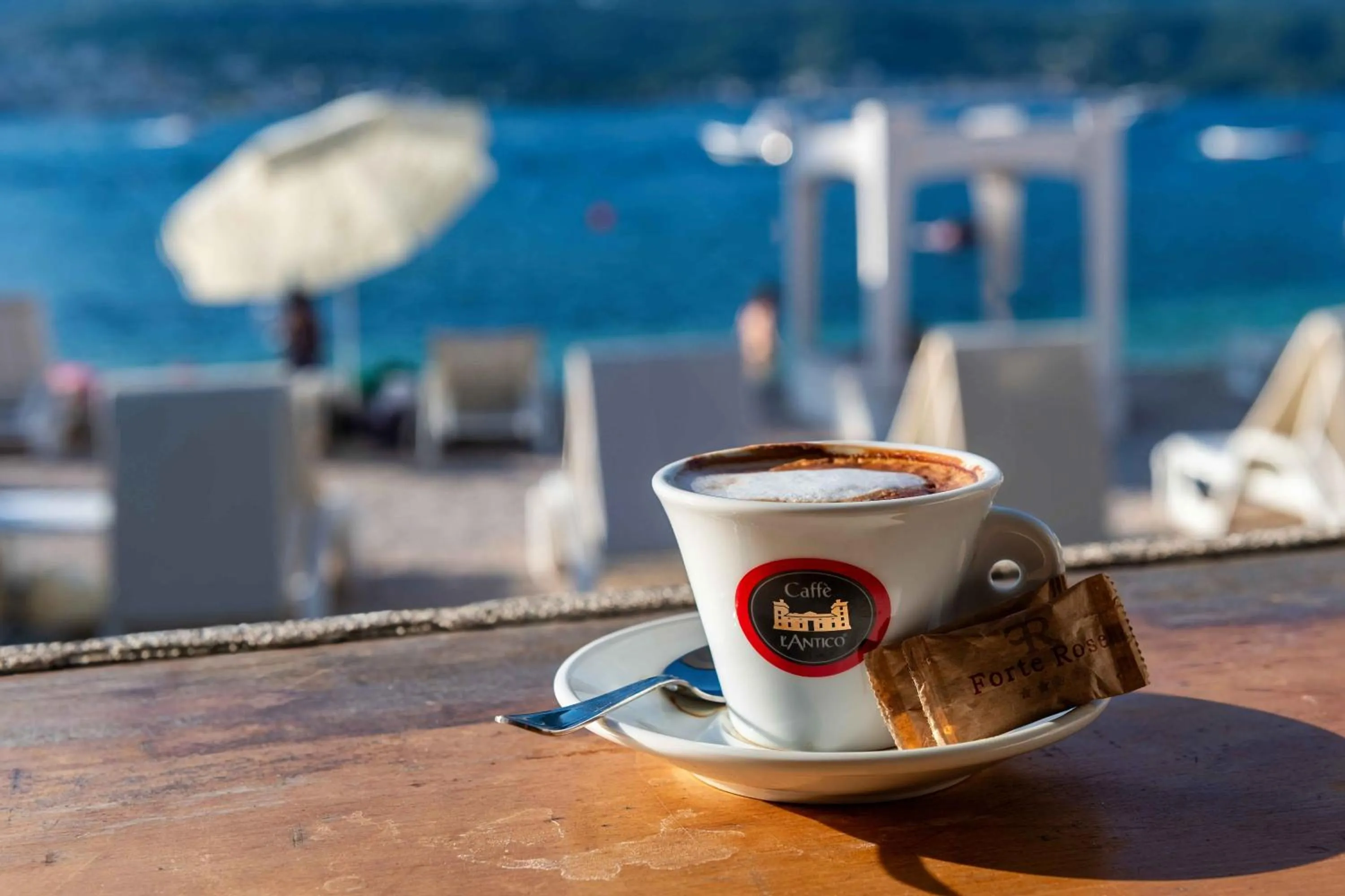 Coffee/tea facilities in Forte Rose Hotel