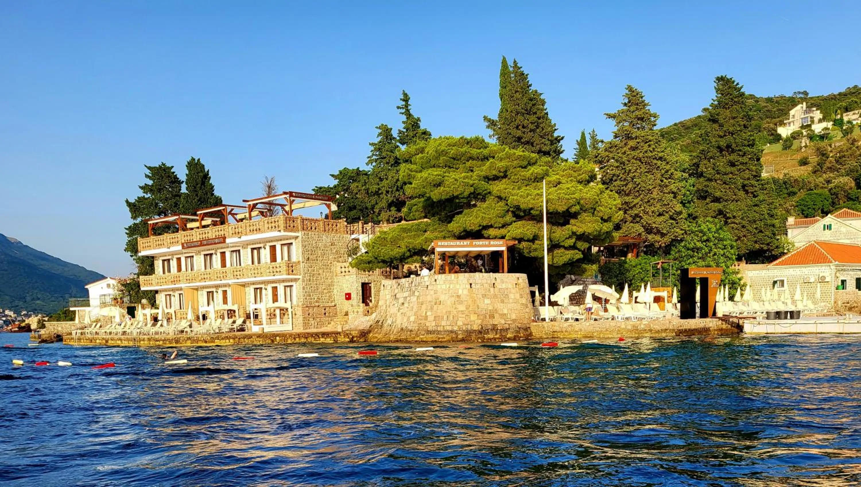 Property building in Forte Rose Hotel