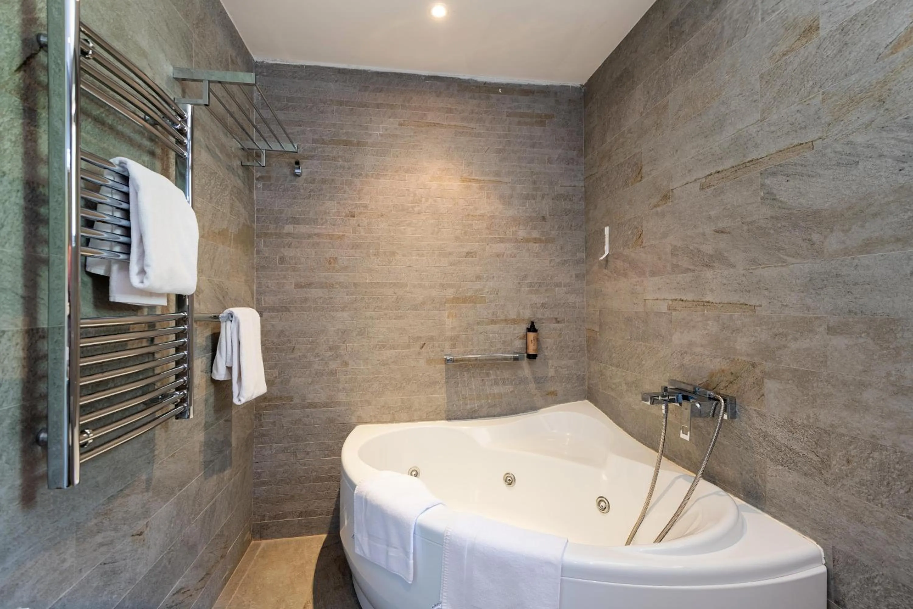 Bath in Forte Rose Hotel